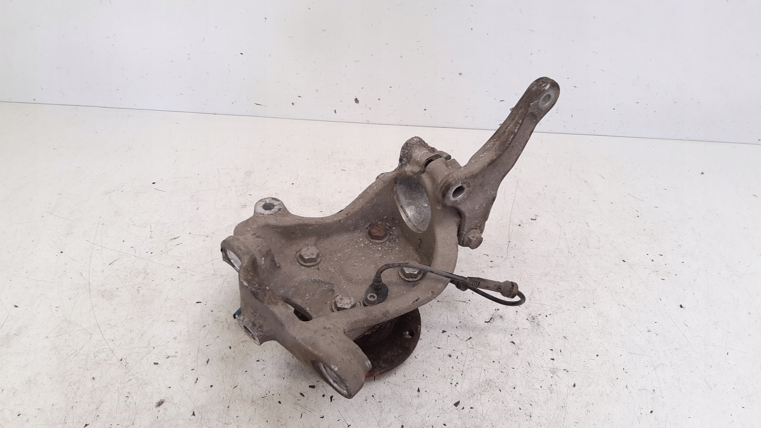 otoč levý předek 6760953 BMW E61 525i