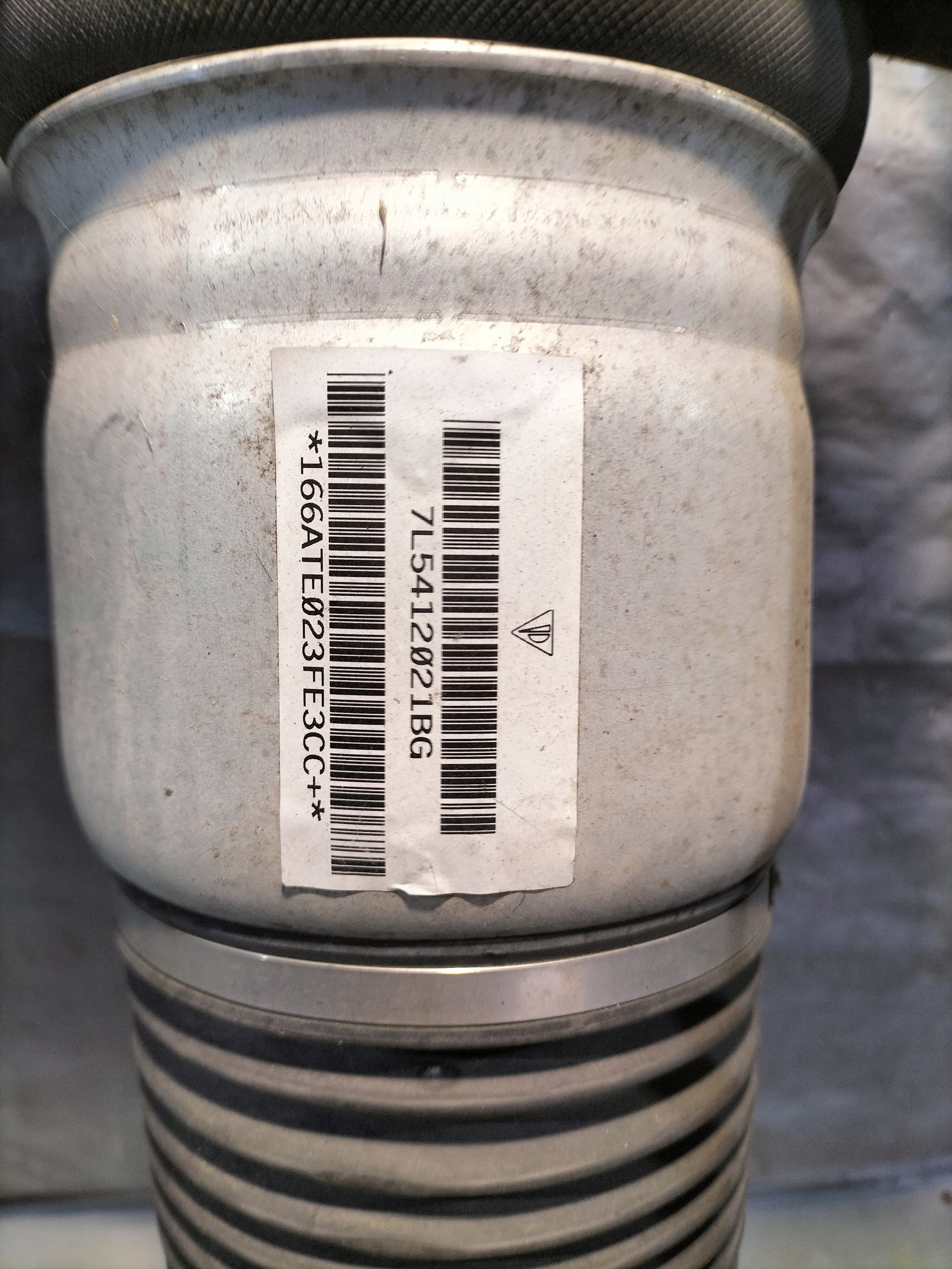 shock absorber left front porsche cayenne and