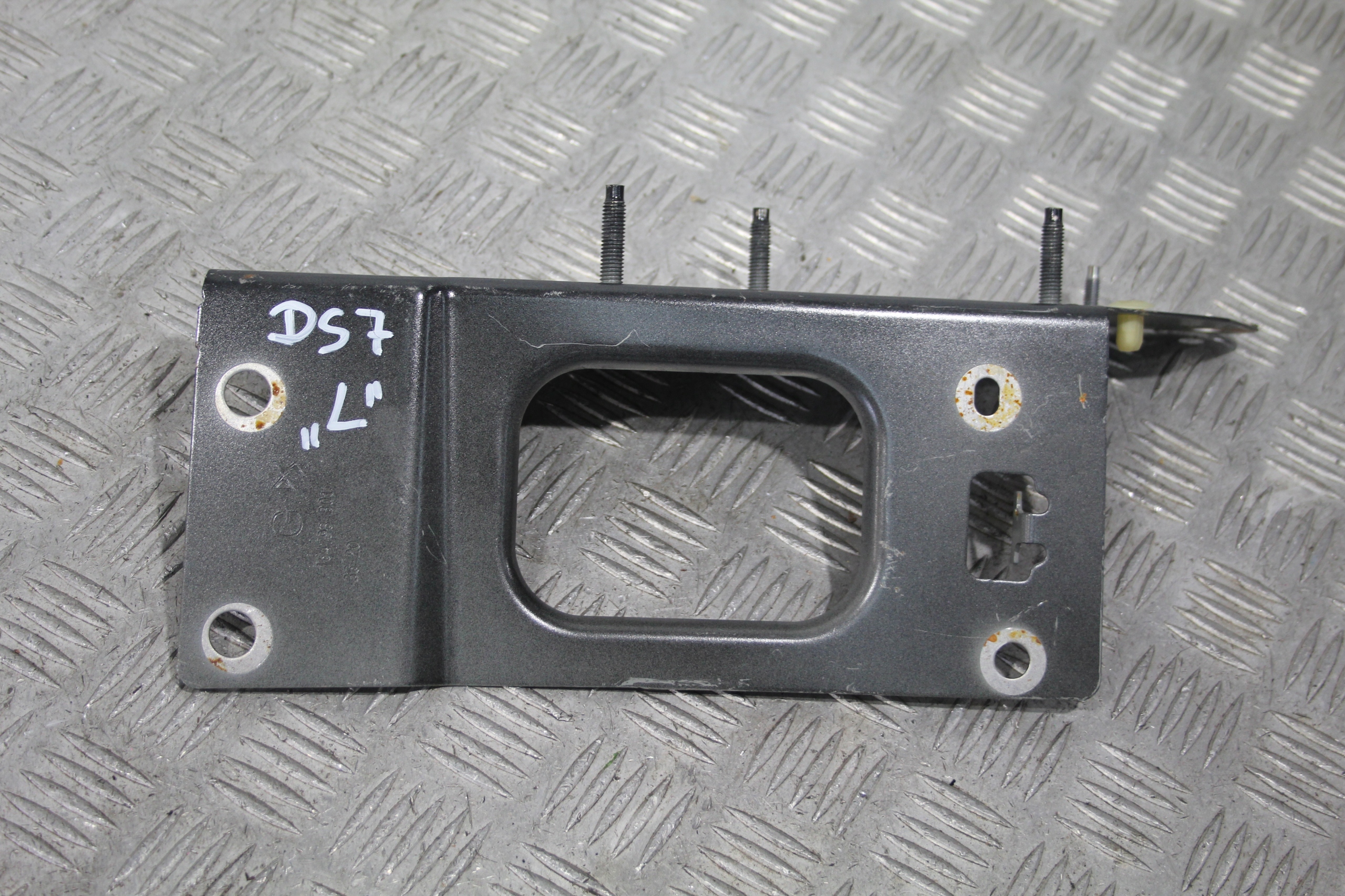 Stütze Halter Stütze links DS7 CROSSBACK PERFORMANCE