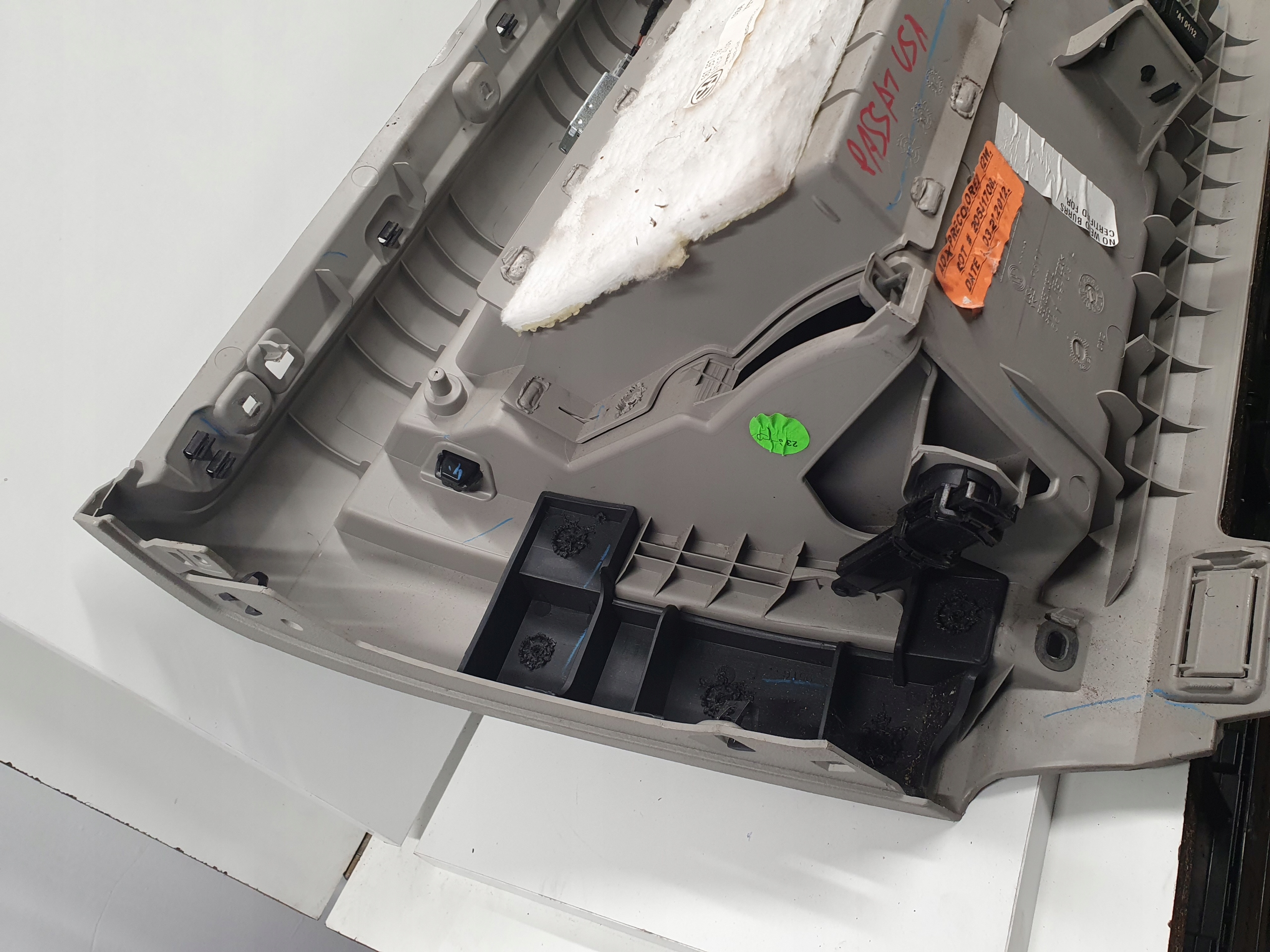 vw PASSAT B7 америка 2.5b 11-16 бардачок пассажира консоли