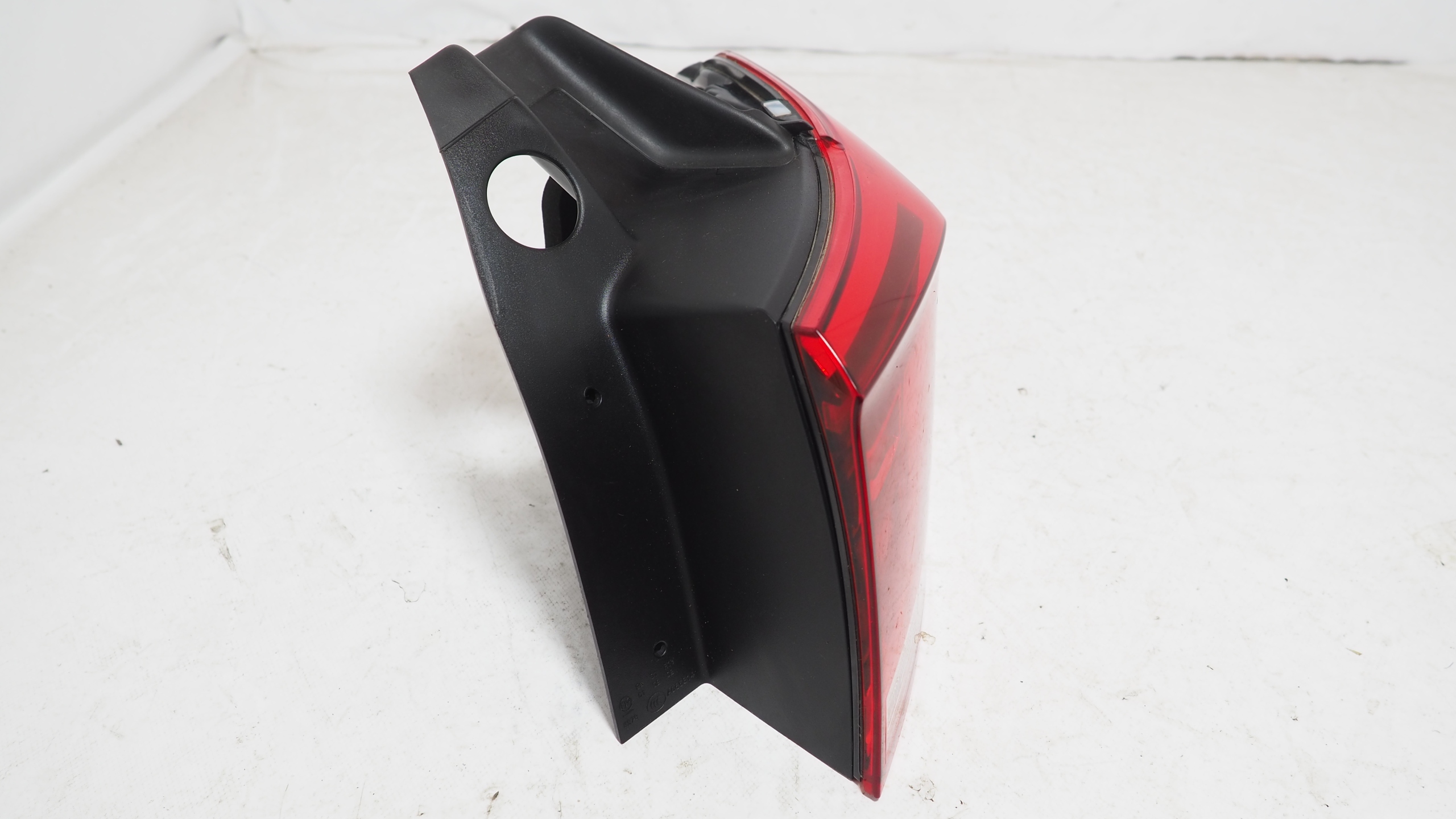 VW Passat B8 Kombi lift light LED right rear part 3G9945096F