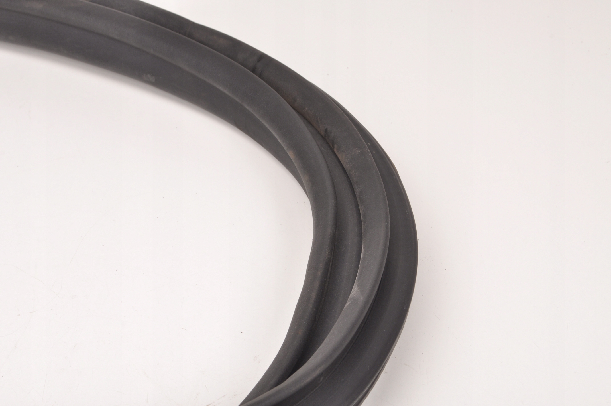 BMW 2 F44 GRAN COUPE USZCZELKA DRZWI PRAWY PRZOD Part number PRAWY PRZOD