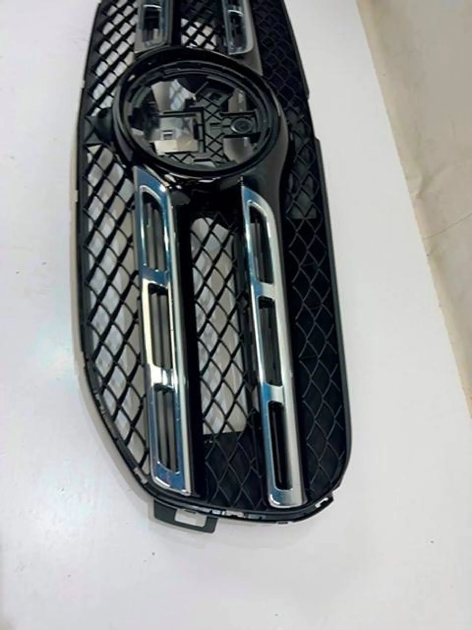 MERCEDES GLS W167 167 GRILL ATRAPA A1678855704 Strona zabudowy przód