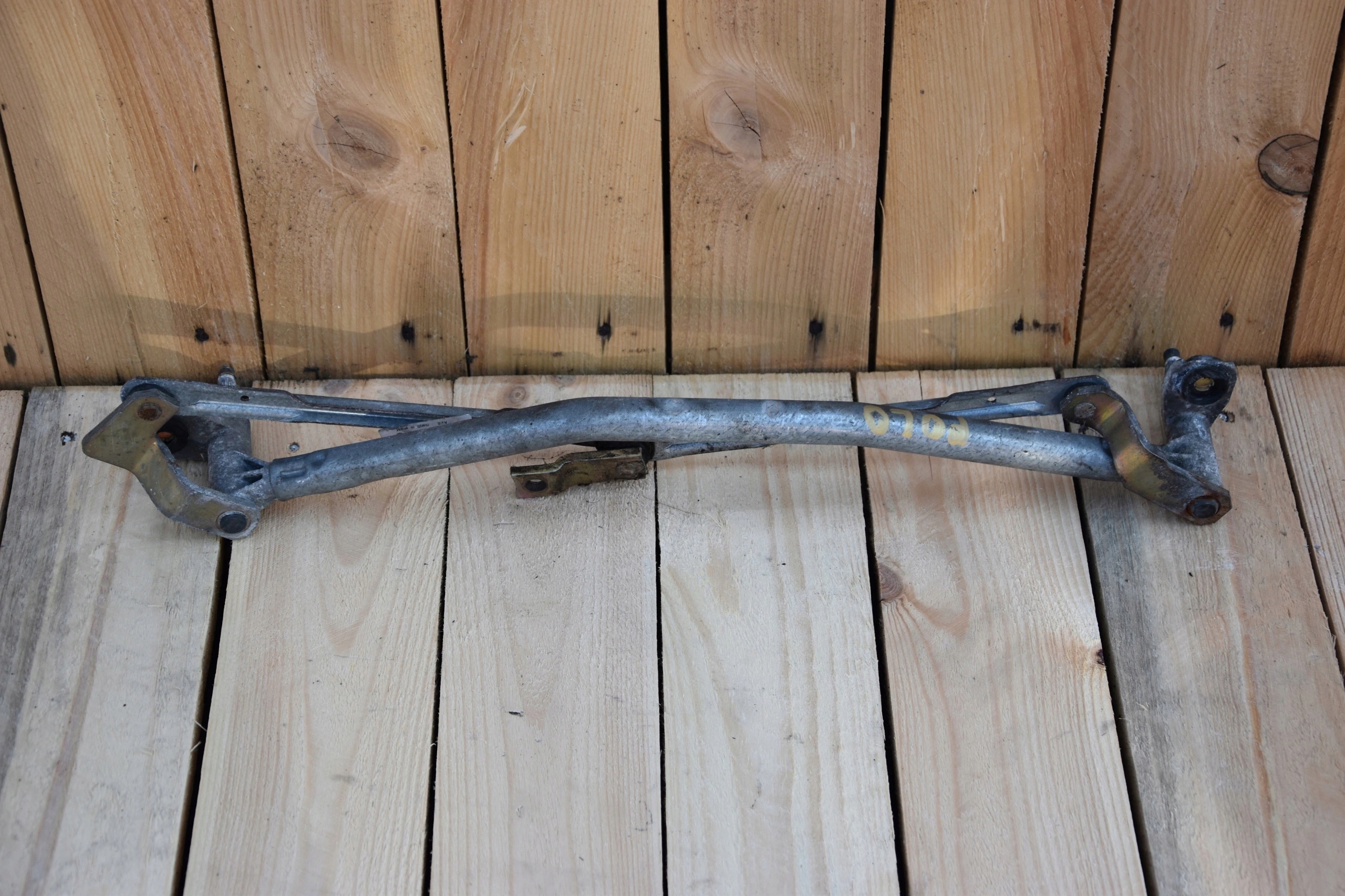 VOLKSWAGEN POLO wiper mechanism front