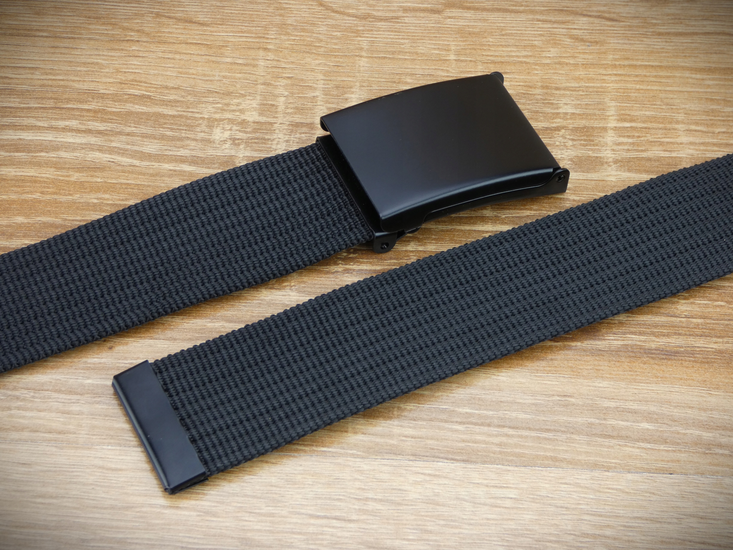 Pasek MĘSKI PARCIANY Mocny CZARNY krótki Klamra Zaciskowa Czarna Metalowa Materiał dominujący syntetyk