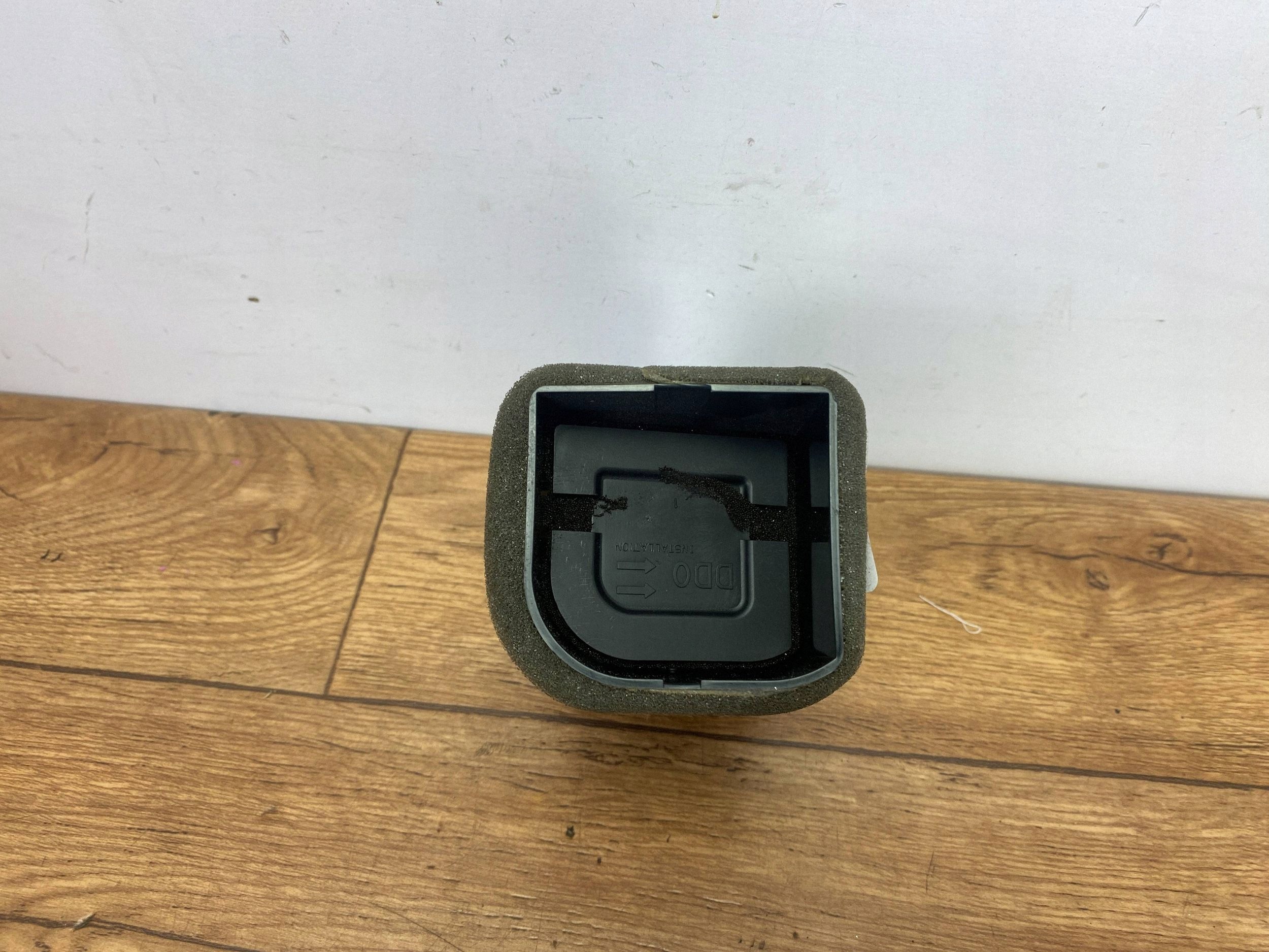 grid air conditioning devices side of the dashboard Dodge Charger 2015+