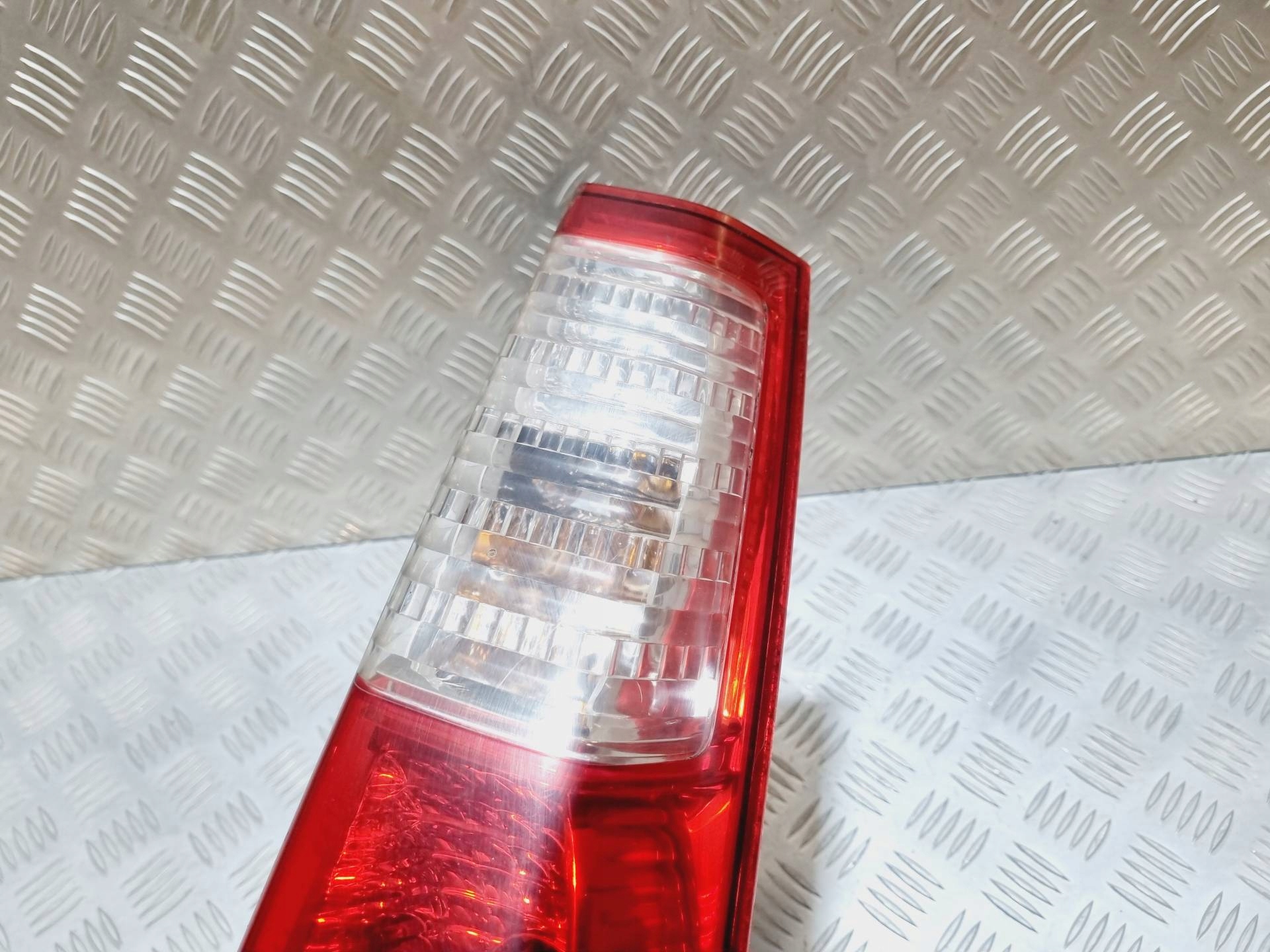 light rear right side Honda CR-V 2 facelift RD9 2006 33500-SCA-E110-M1
