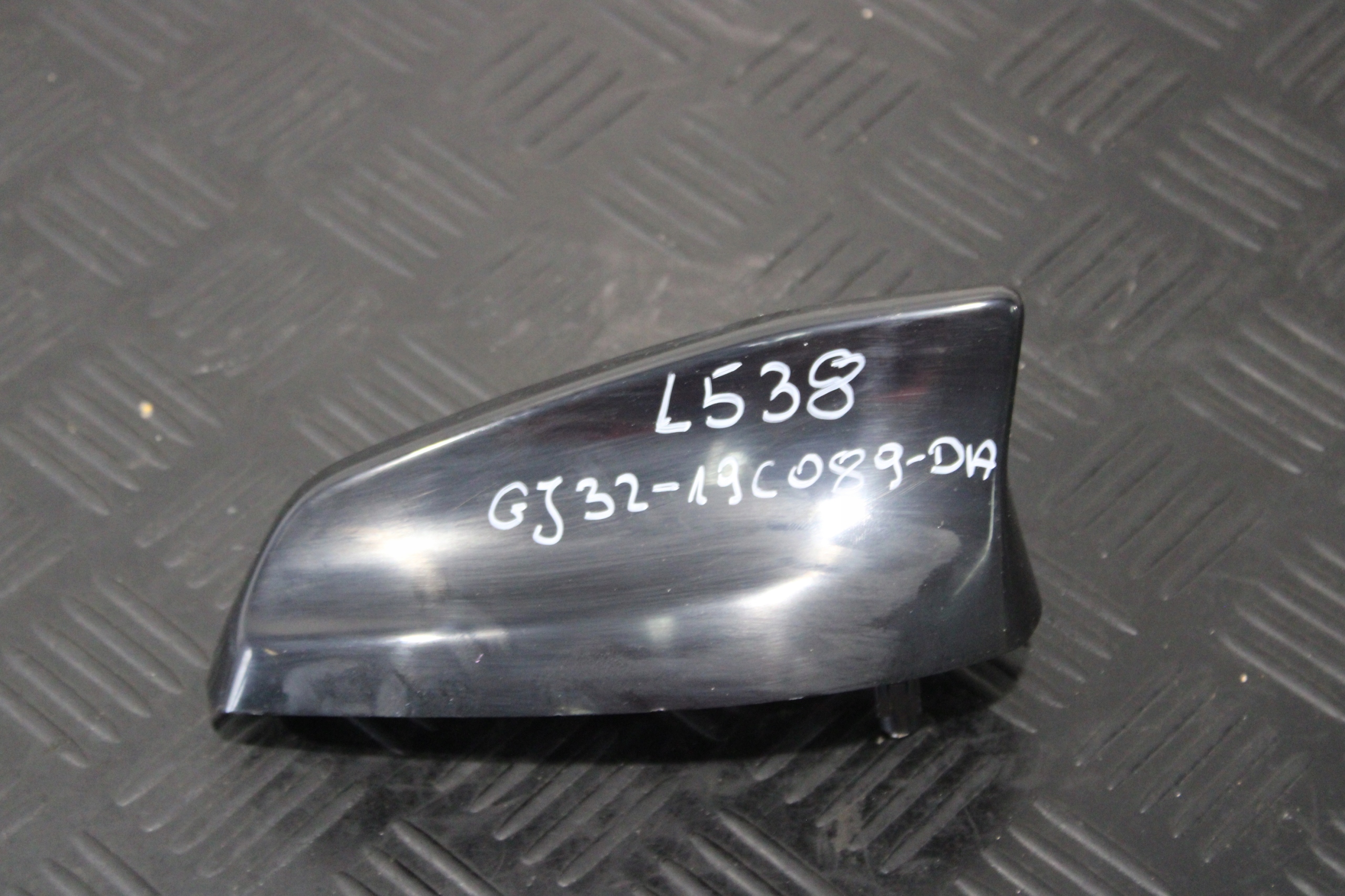 ANTENA dach LAND ROVER EVOQUE LIFT L538 DYNAMIC GJ32-19C089-DA