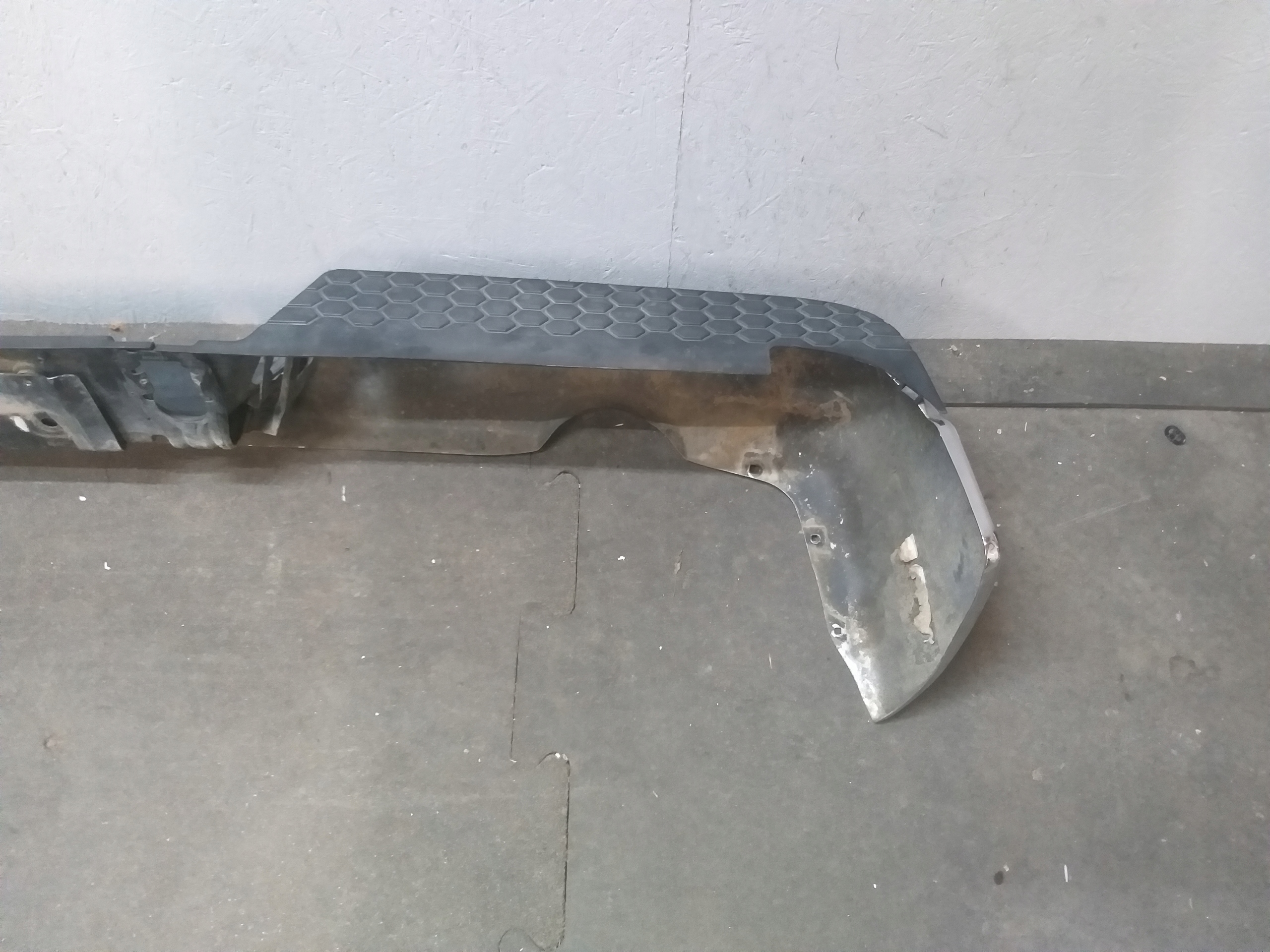 nárazník záď DODGE RAM 09