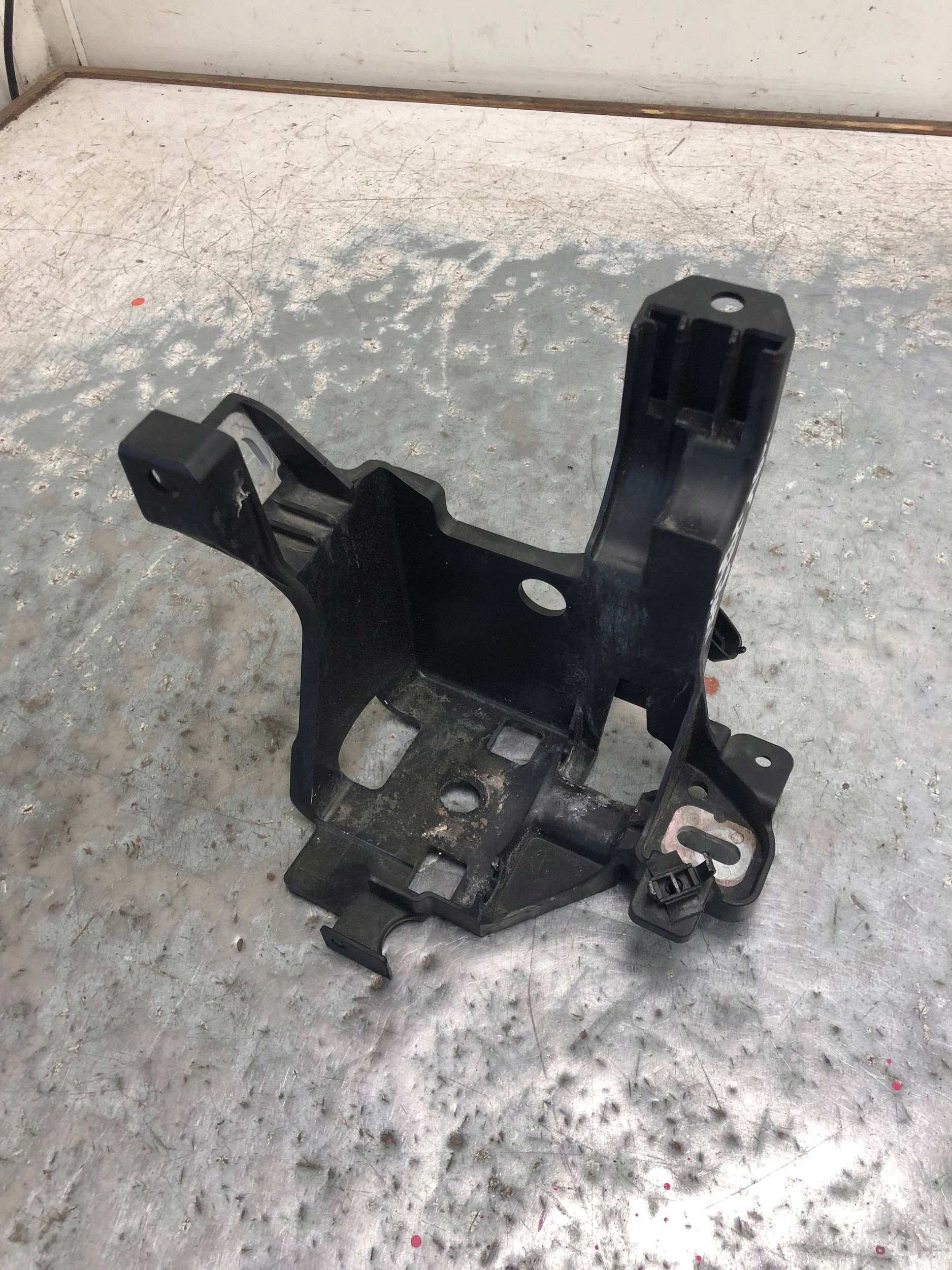 bracket holder POMPY ABS OPEL MERIVA B LIFT 13351833