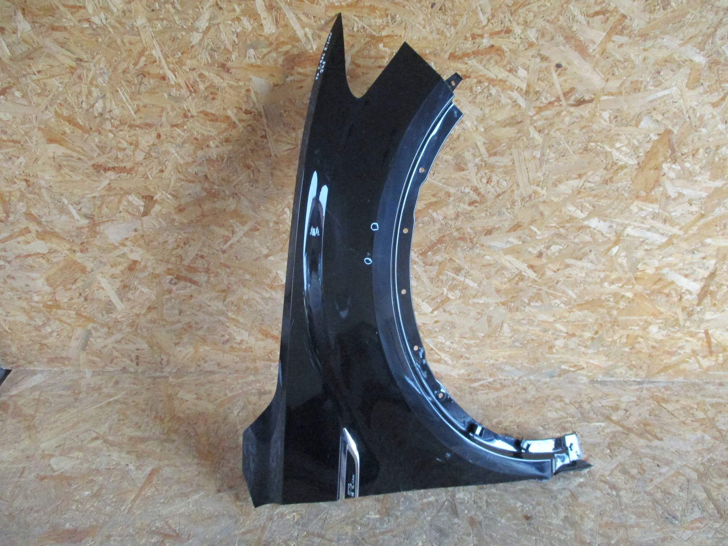 fender front front right VW T-ROC R-LINE 2GA