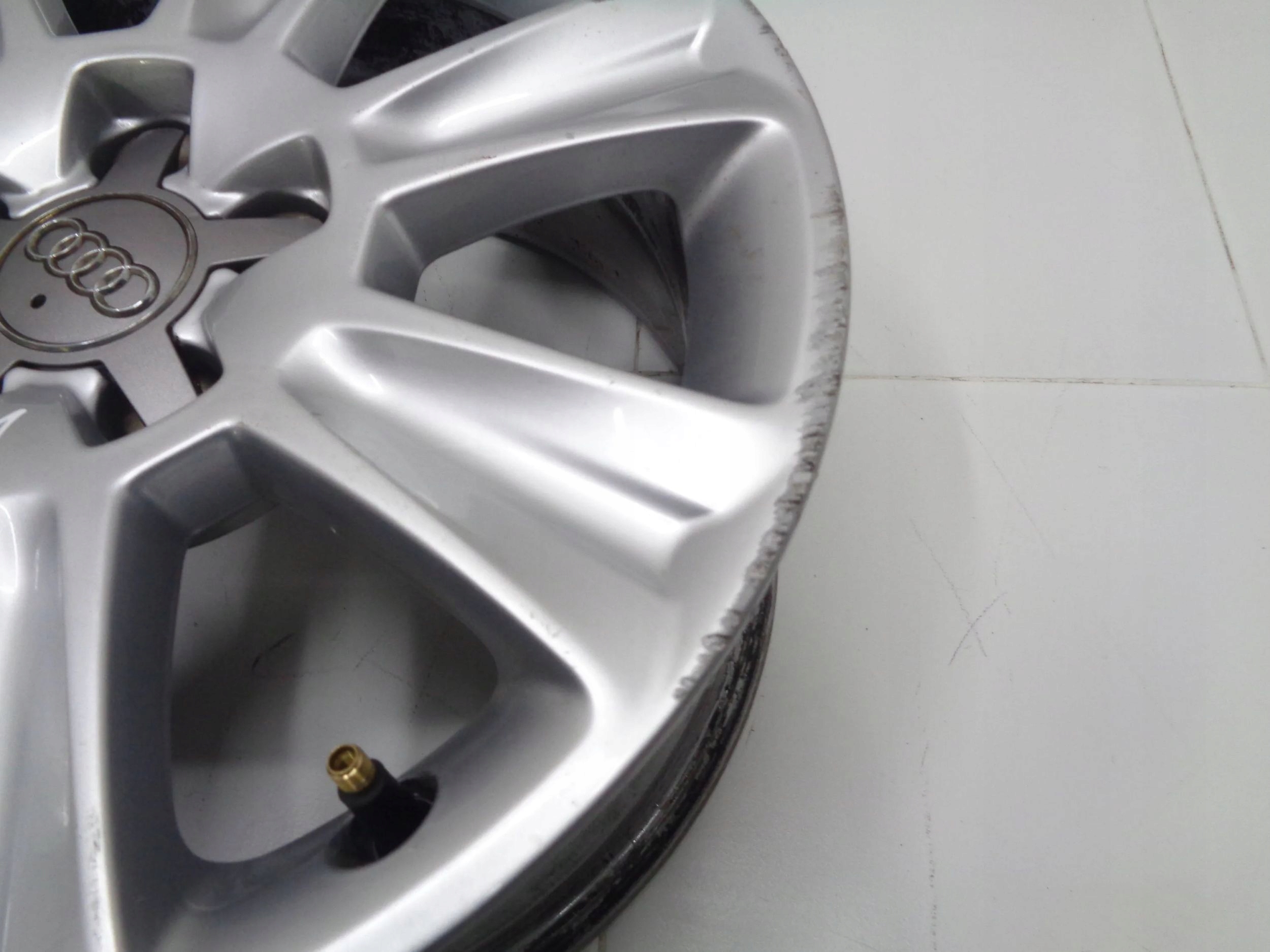 AUDI A1 8X disk hliníkový R15 6,5 J ET 34 8X0601025