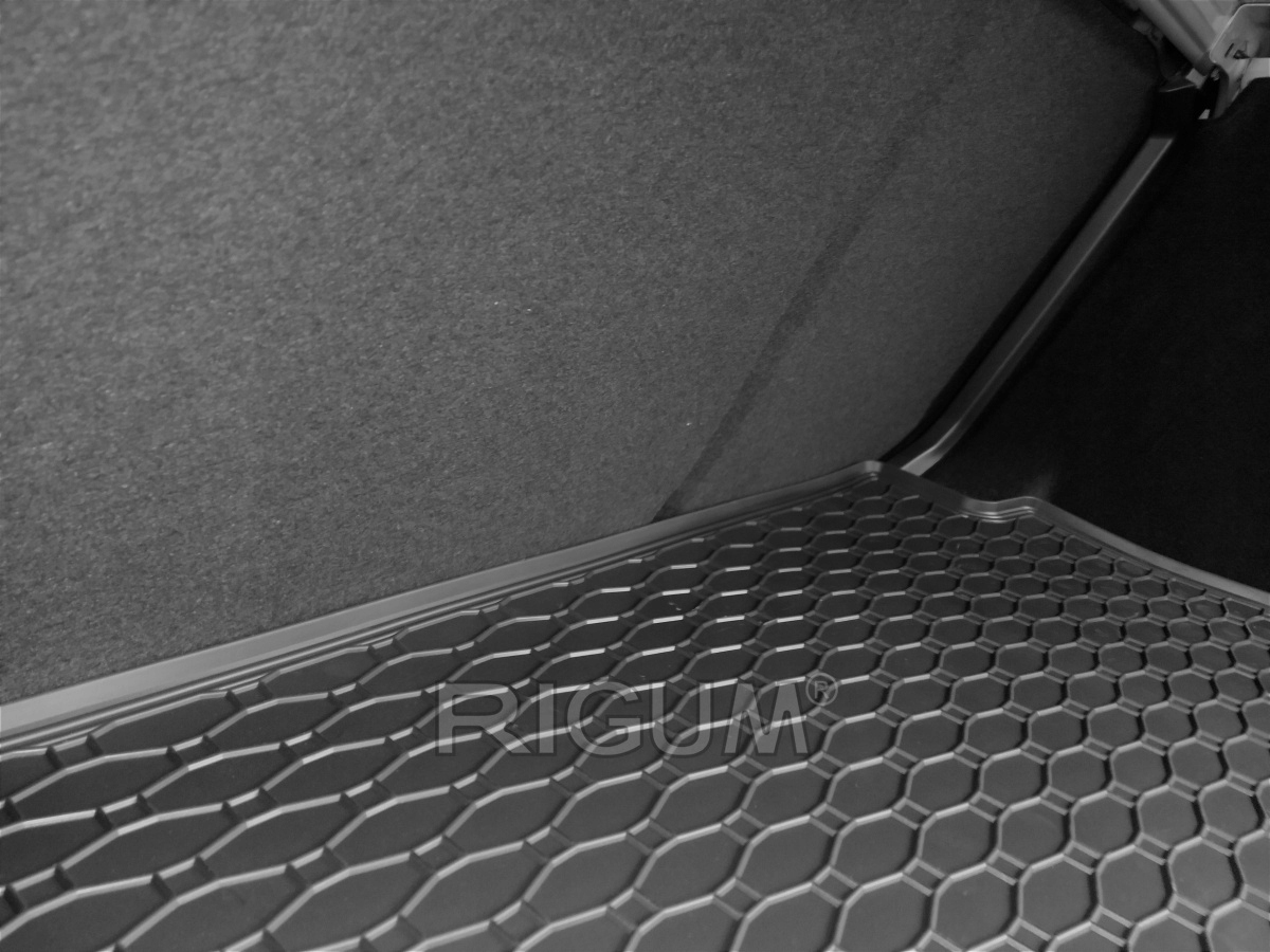 Zestaw dywaników do Mazda 3 Sedan od 2019 EAN (GTIN) 5903869171674