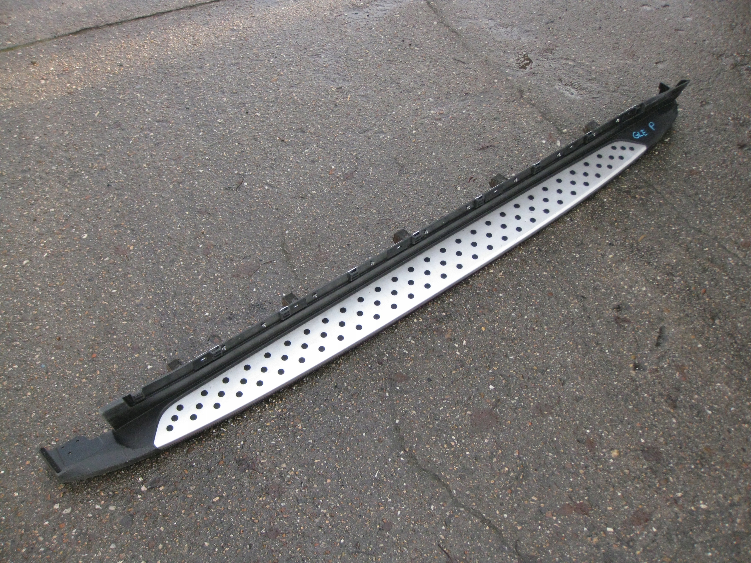 MERCEDES-BENZ E-class W212 KOMBI threshold left moulding A2126900740L