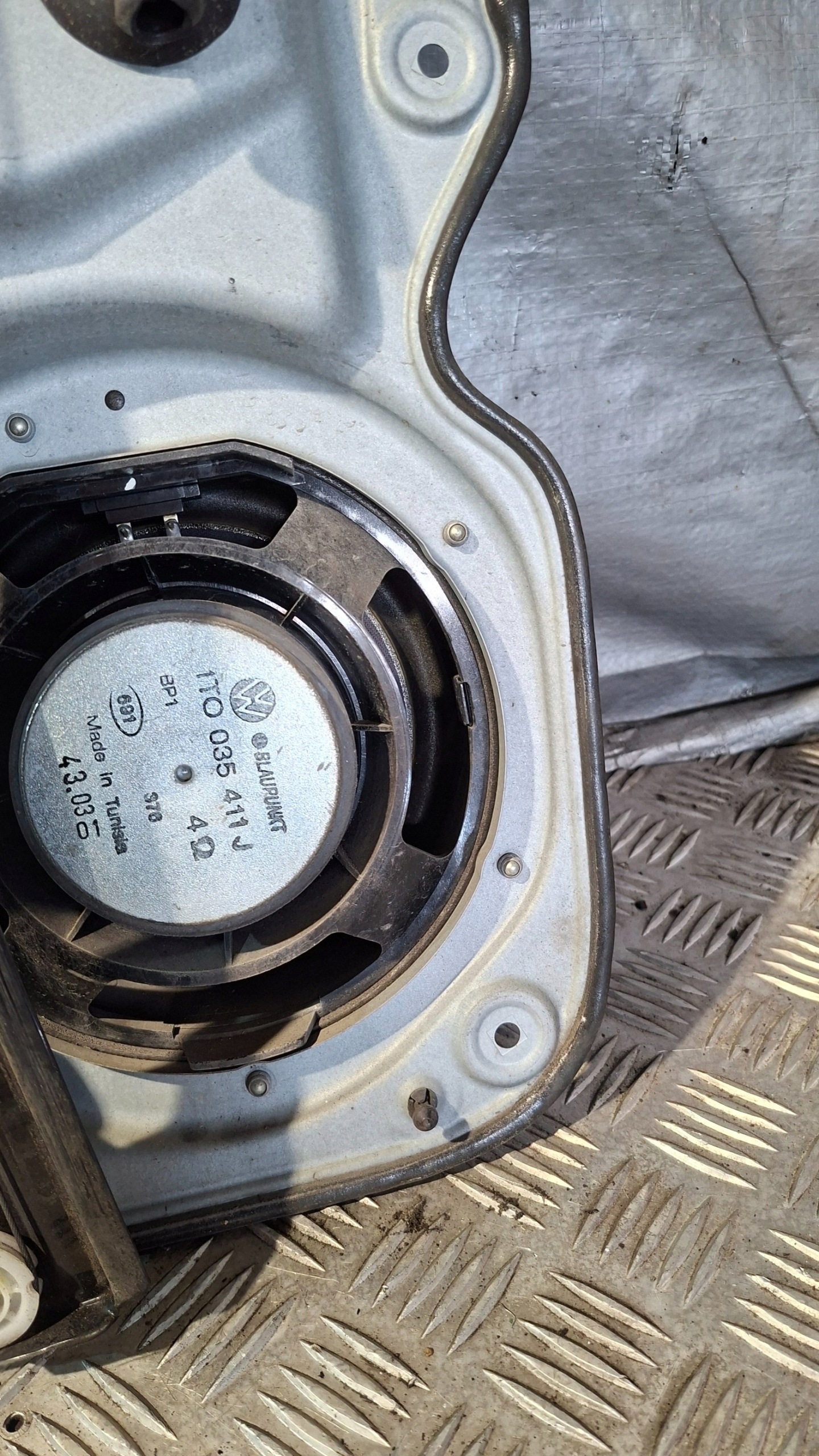 window regulator right front VW TOURAN and