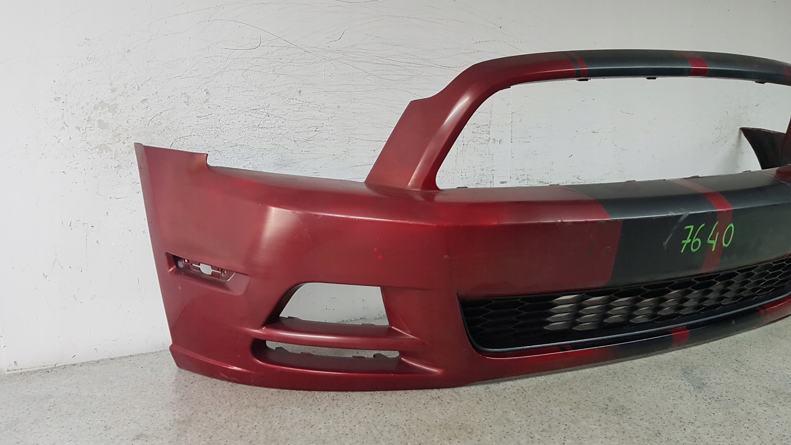 FORD MUSTANG 5 V GT 2011 - nárazník předek 7640