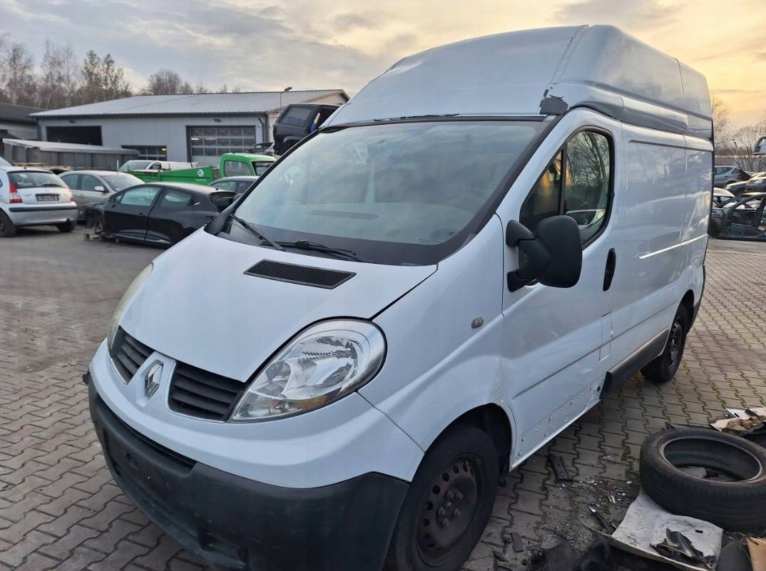 RENAULT TRAFIC 2 II VIVARO A PRIMASTAR X83 BIALE door front left 2001-2014