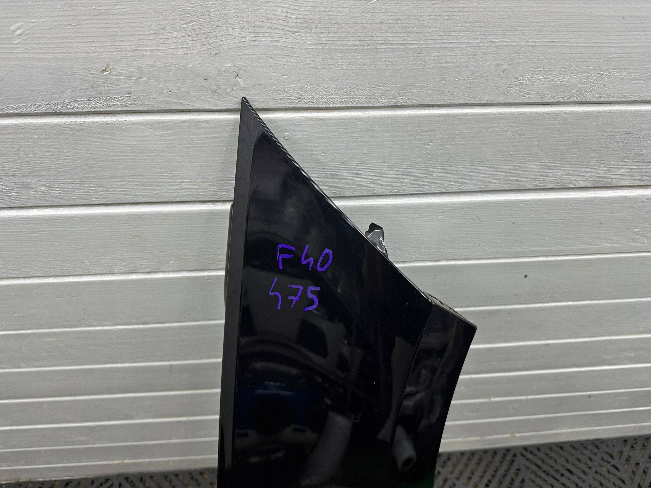 fender front side right BMW 1 F40 colour 475