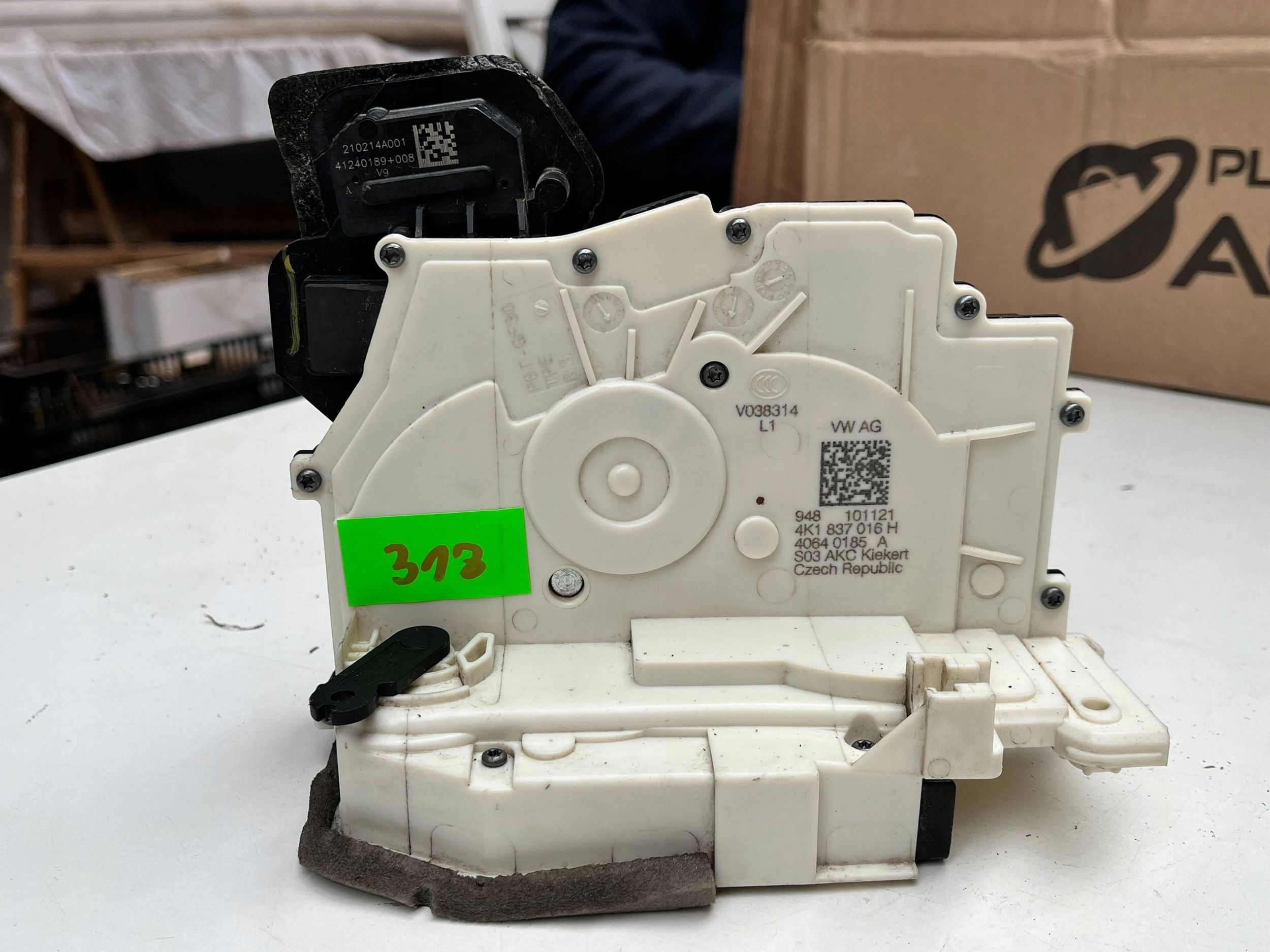 lock door right front Audi A6 A7 Q8 4K1837016H !J