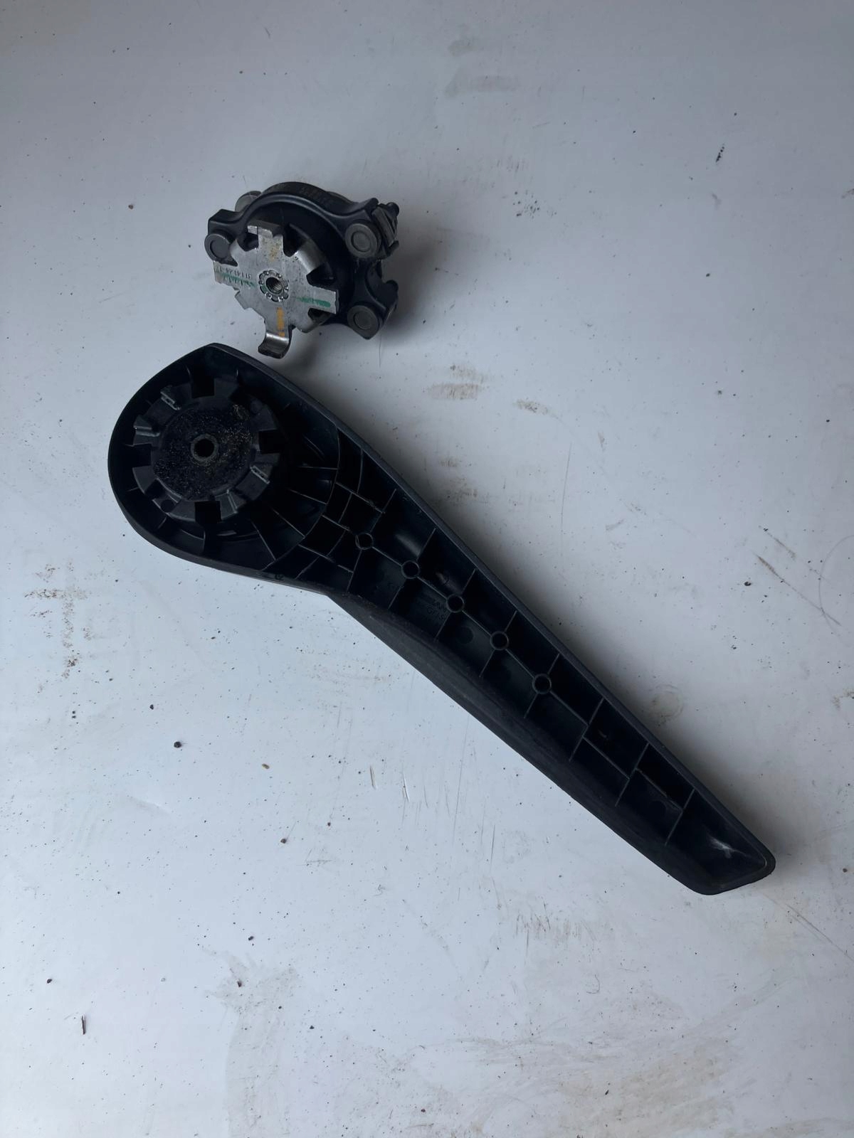 handle REGULACJA seat left front NISSAN MICRA K14 3245182