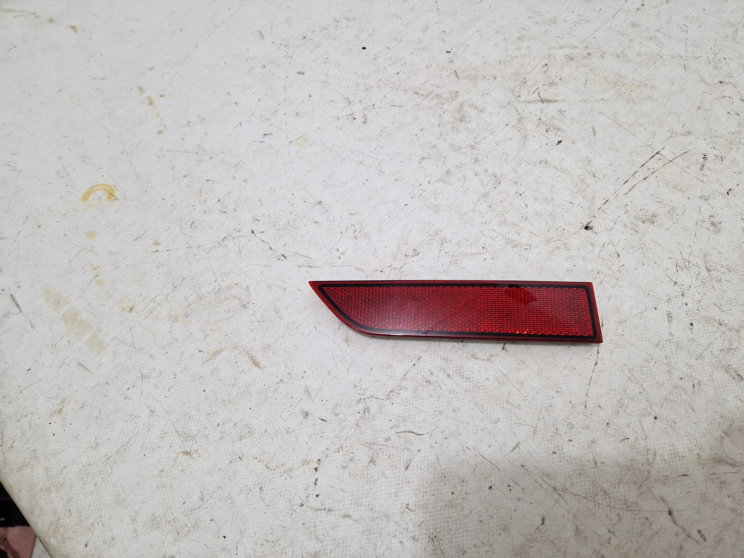 AUDI A6 C8 ODBLASK der Stoßstange links heck hinten 4K0945105E