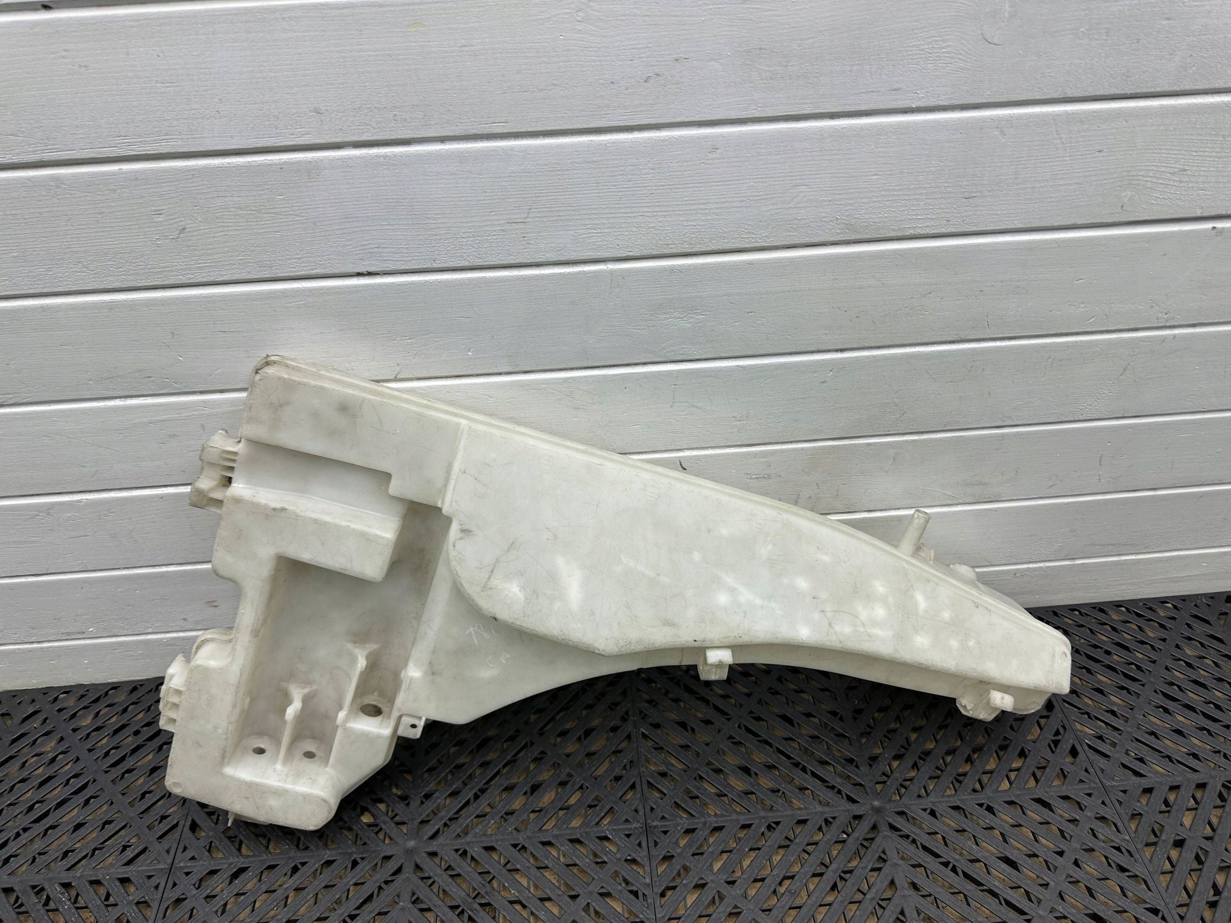 washer fluid tank BMW X5 E70 7161476