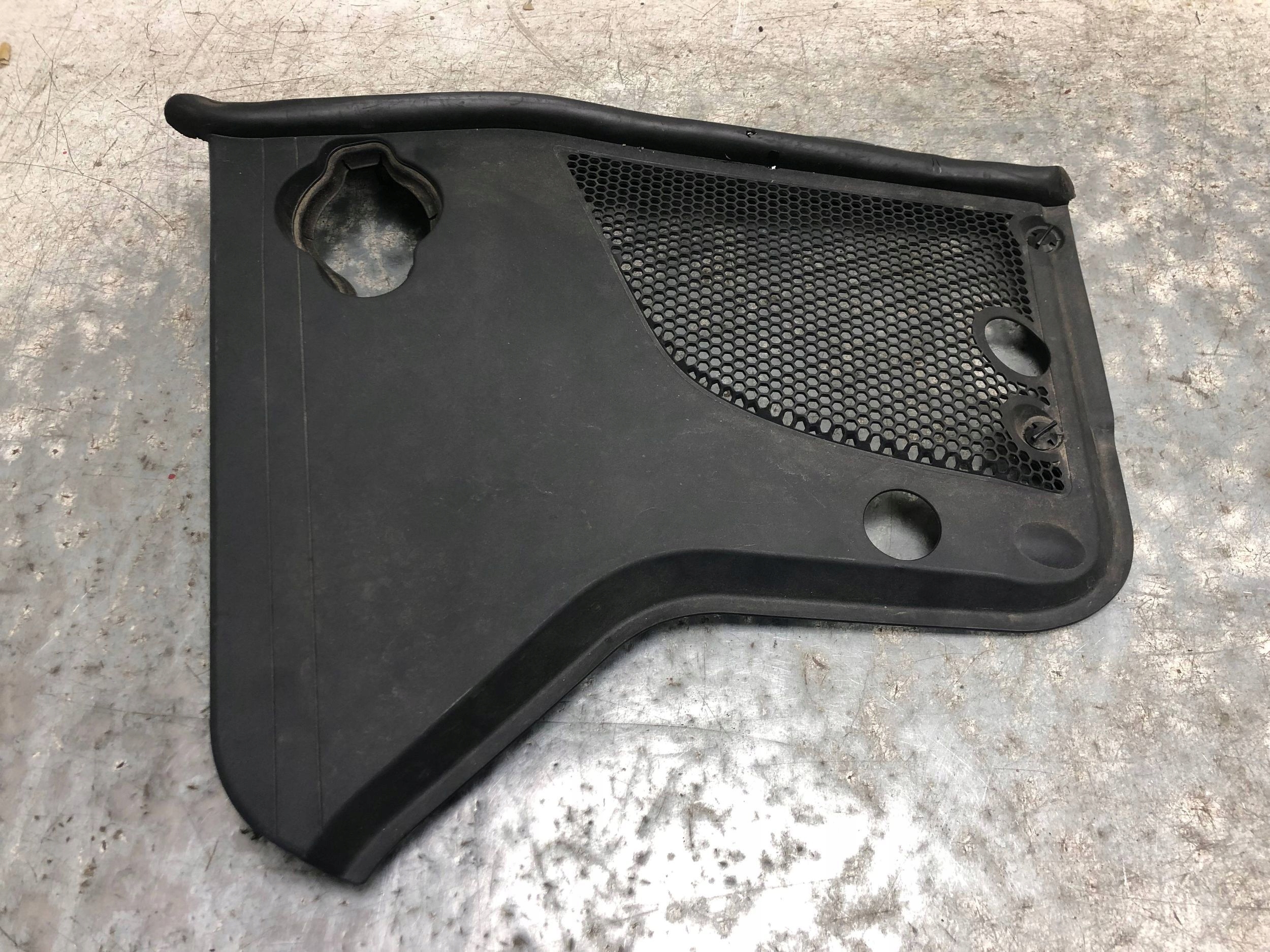 torpedo left MERCEDES W213 KOMBI A2138300100