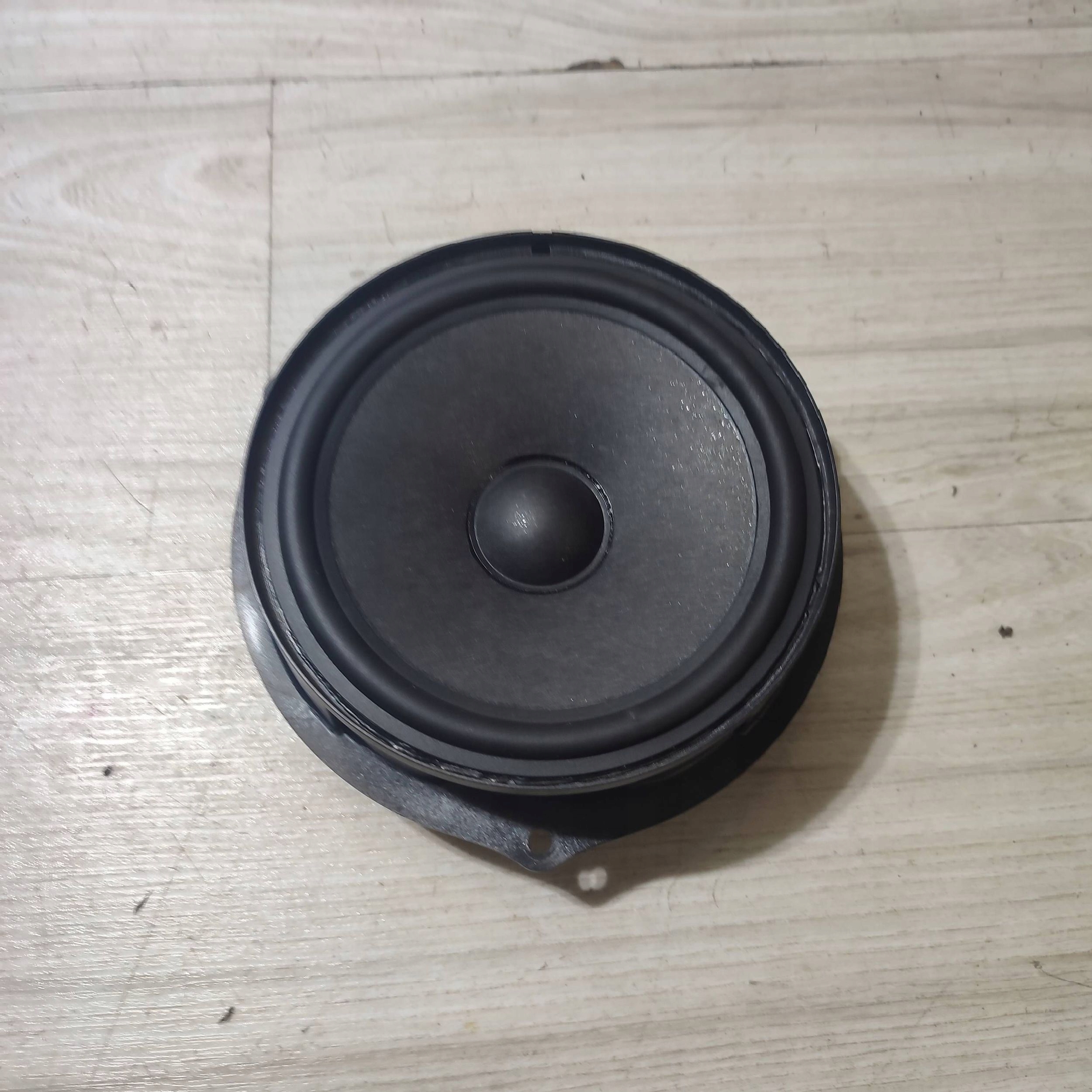 speaker door przednich front side right Dacia Jogger 281444213R