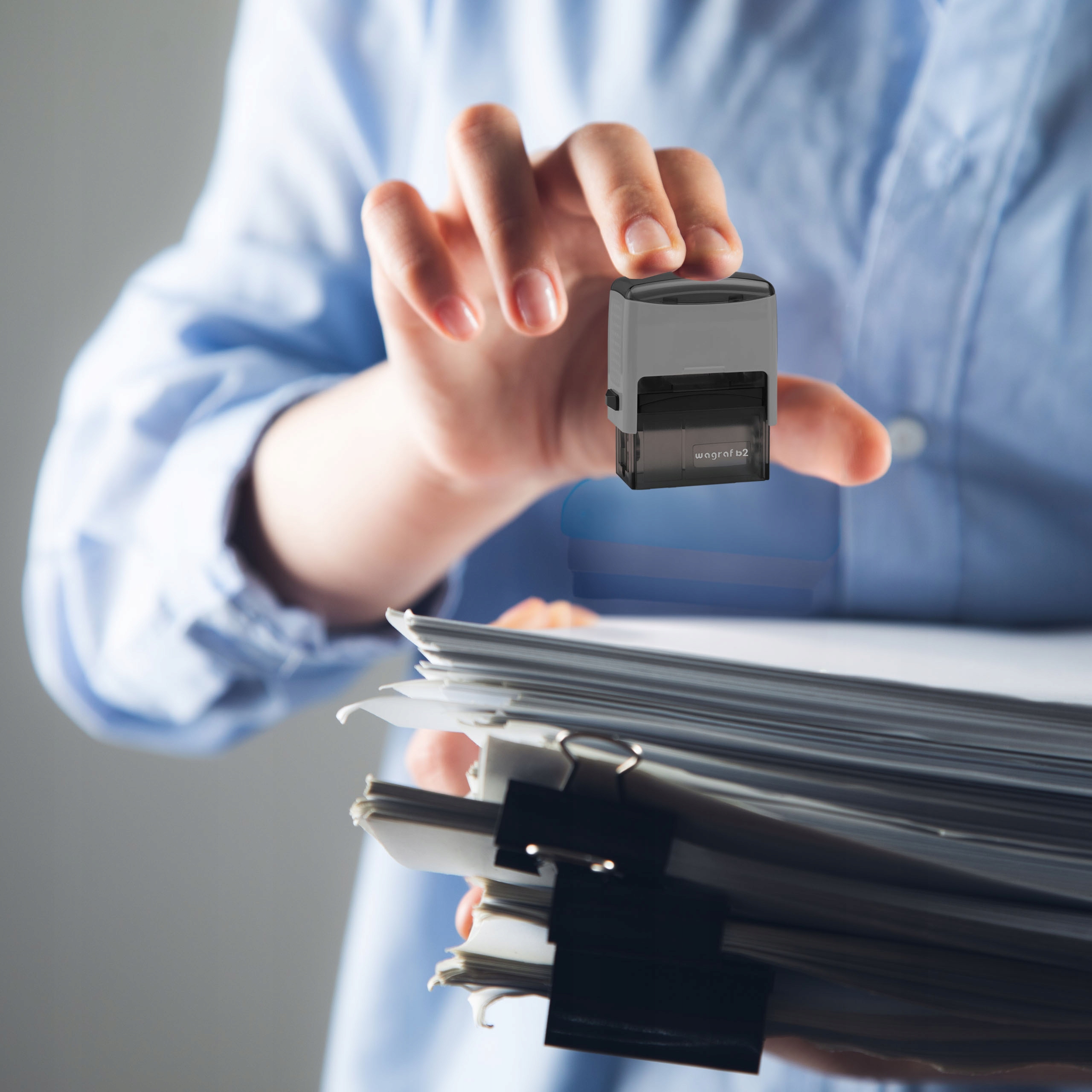 PIECZĄTKA WAGRAF B2s DO 4 LINII FIRMOWA IMIENNA BIUROWA PROJEKT + GUMKA Rodzaj Automatyczna (samotuszująca)