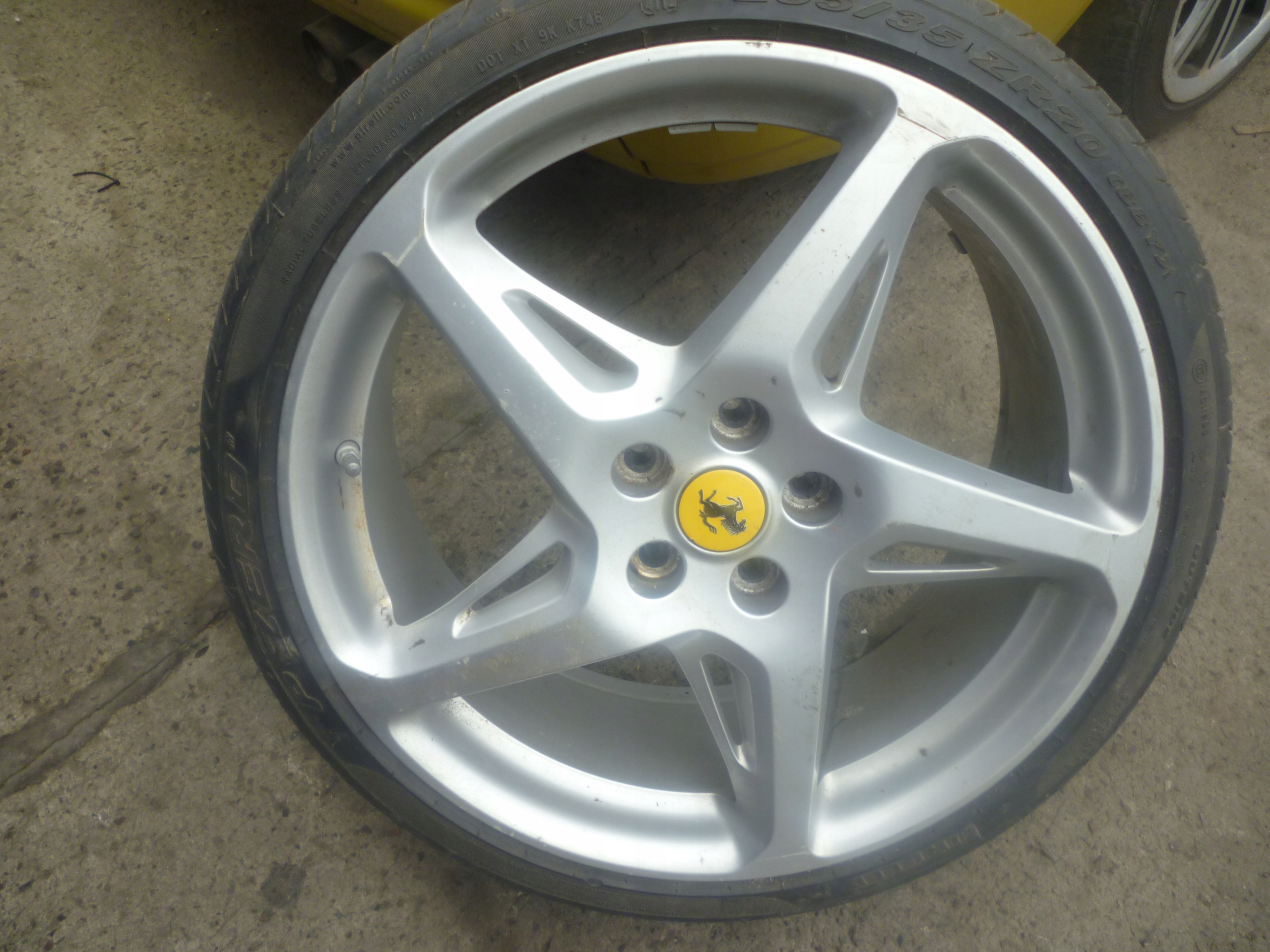 ЛИТІ ДИСКИ ОБІД ФЕРАРІ ІТАЛІЯ 20'' 8,5