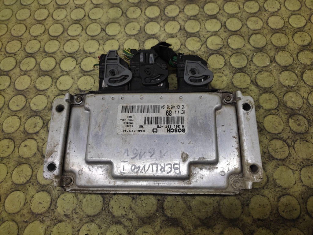 CITROEN BERLINGO bedienteil des motors 9643840580