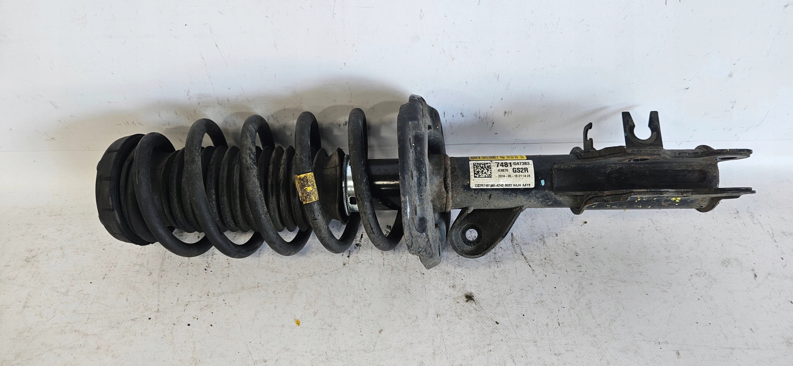 shock absorber right front OPEL MOKKA A 95137358