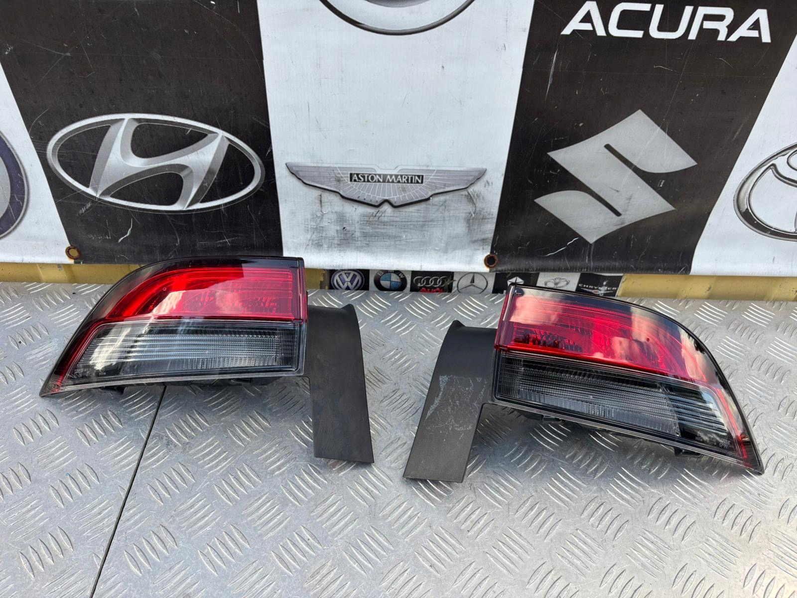 TOYOTA MIRAI II фонарь левый правая европа. 2022R.