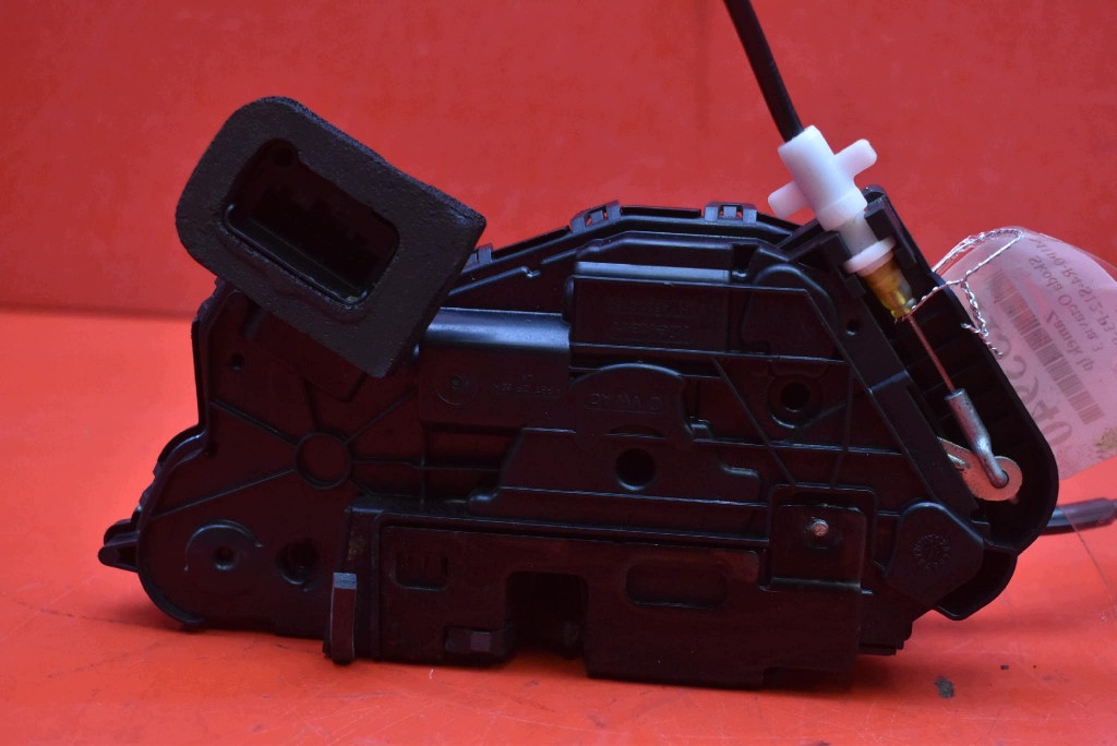 lock door left front front EU 5TB837015A SKODA OCTAVIA 3 III 17-20