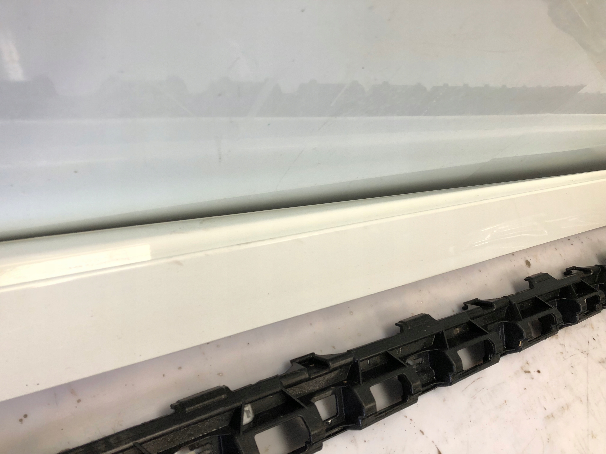 VW PASSAT B8 moulding threshold left LC9A support
