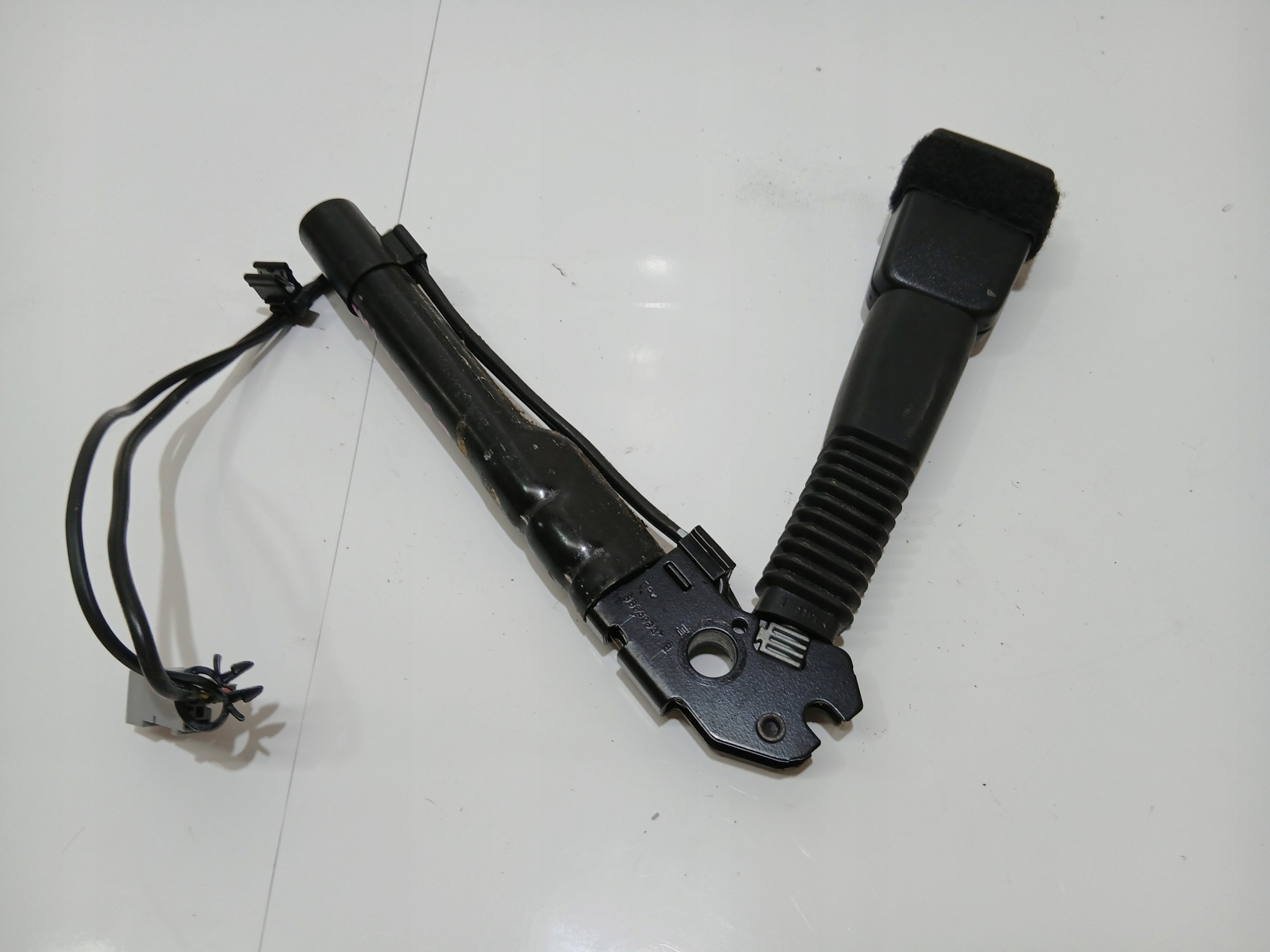 napínač stěny pravý předek BMW E84 E90 E91 7213564