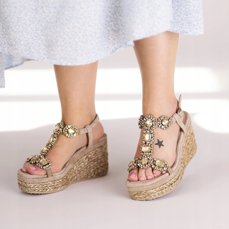 Španělské sandály na podpatku Alma En Pena V251350 Béžové 39