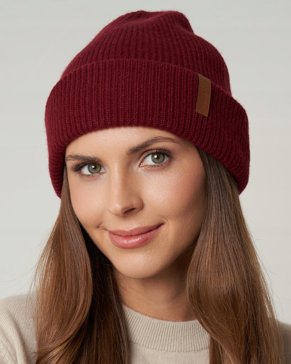 Vlněná čepice s hedvábnou podšívkou Almania vínová