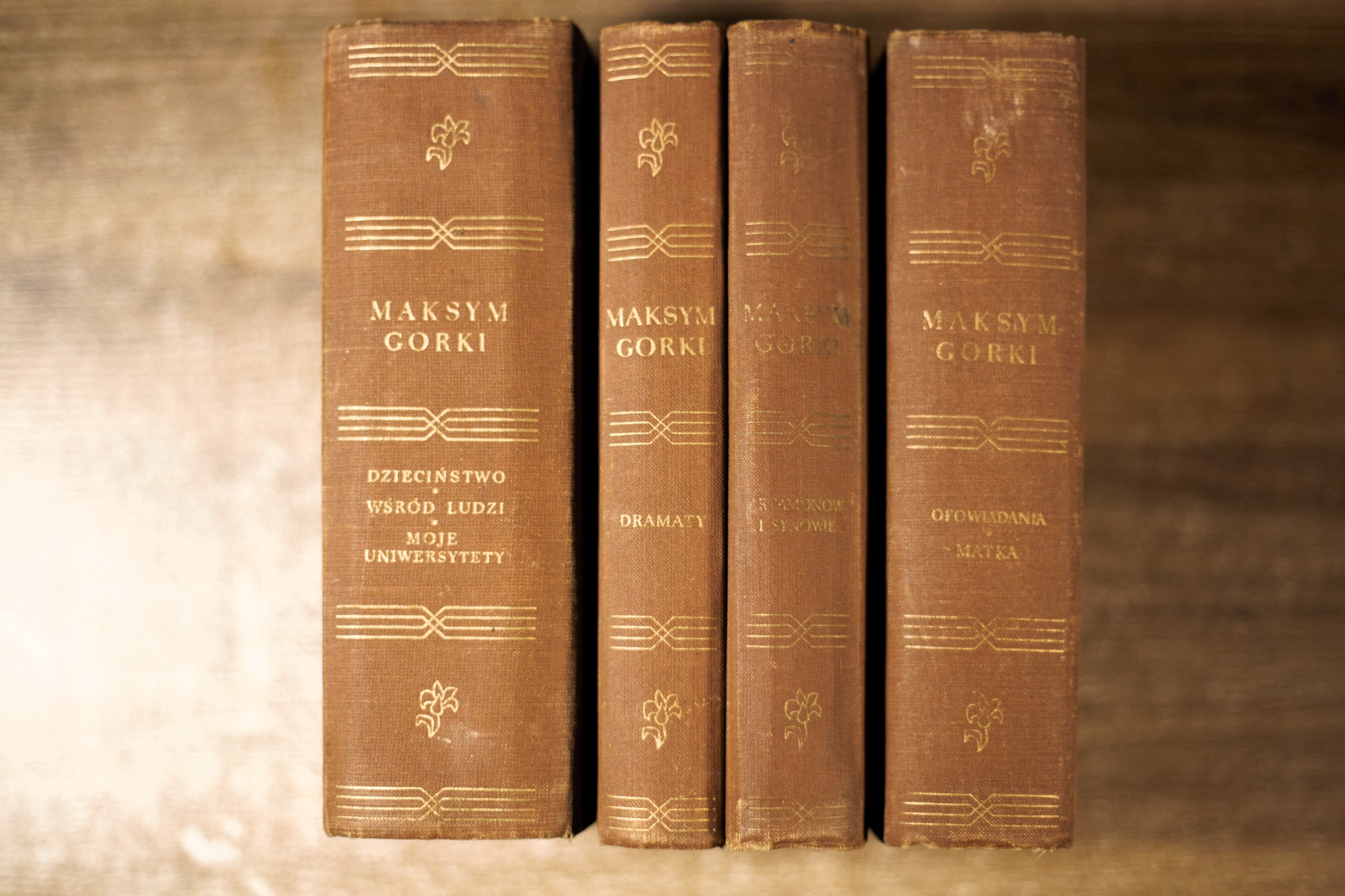 Maksym Gorki, cztery tomy