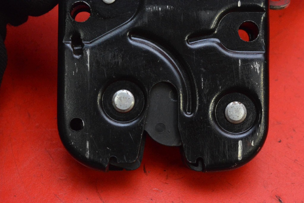 lock bonnet rear part boot AUDI A3 8P 3D 03-05