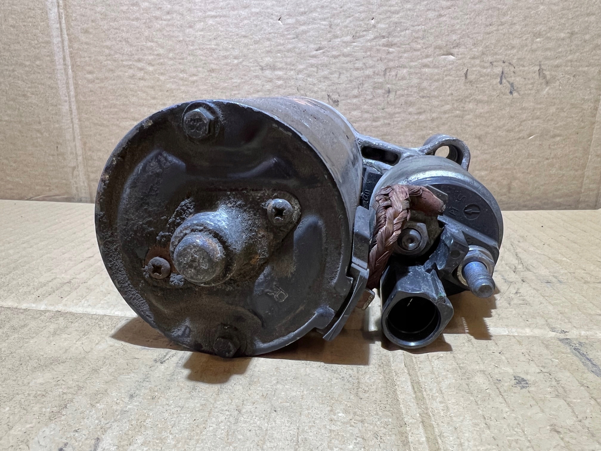 AUDI A4 B8 2.0 TDI önindító a motrot 03L911021E