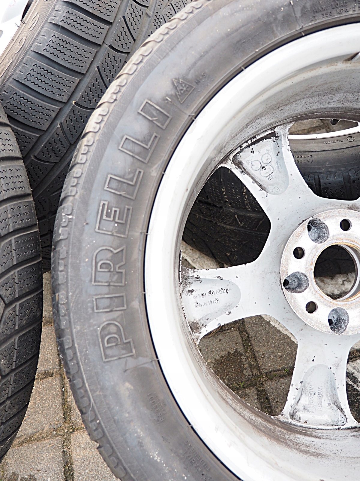 OPONY ZIMA PIRELLI WINTER 240 SOTTOZERO 255/45 R17 Kod producenta 0224426-S