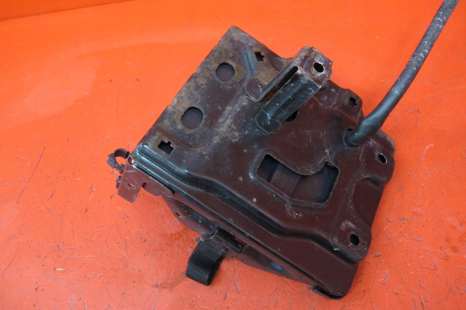 FORD KA II 2 MK2 držiak Obal akumulátora