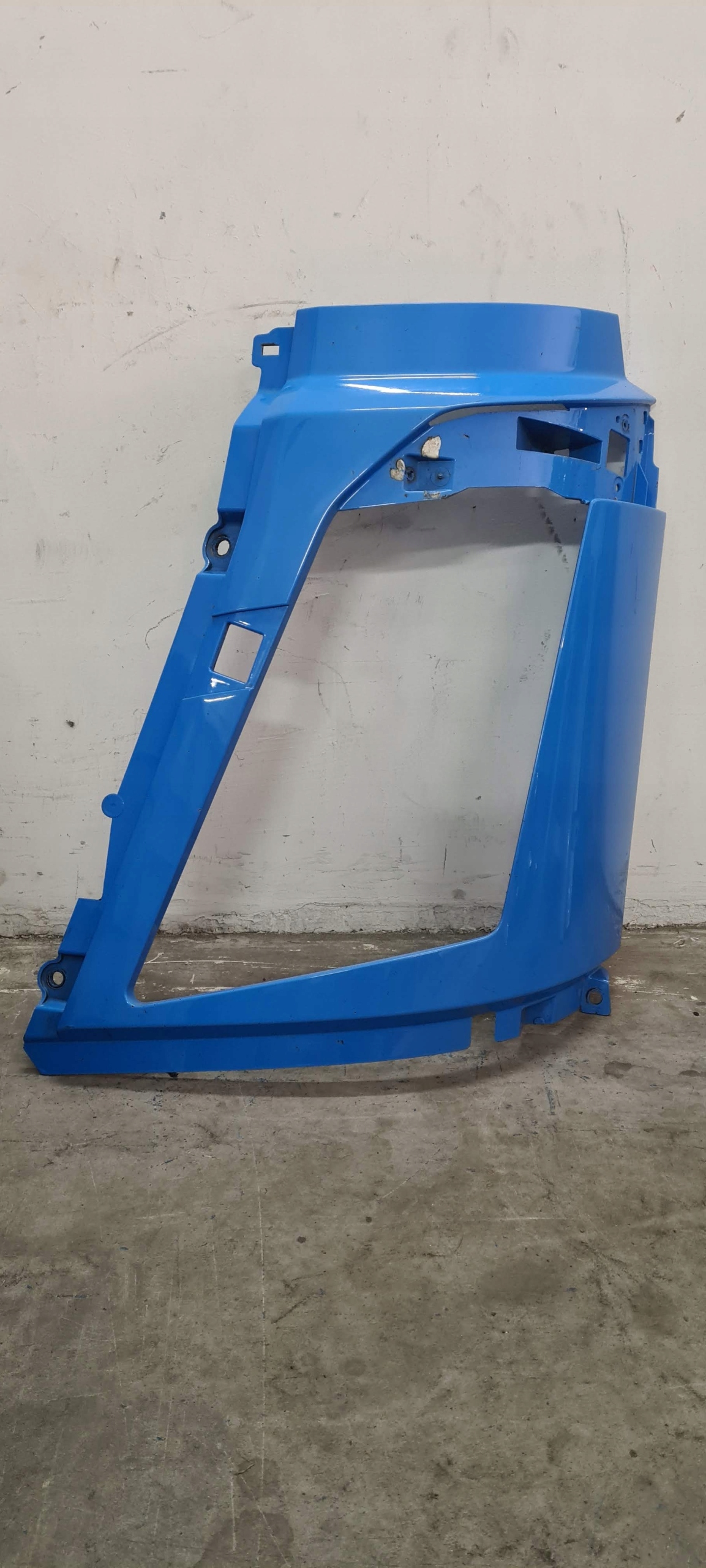 84169117, 84017929, - Volvo FH4 окуляр лампи лівий, корпус фари