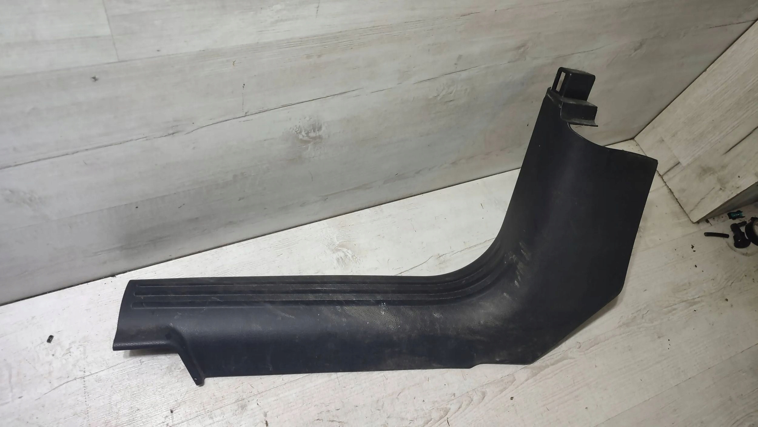 Jeep Cherokee 2015 front side left cover / cap of the threshold