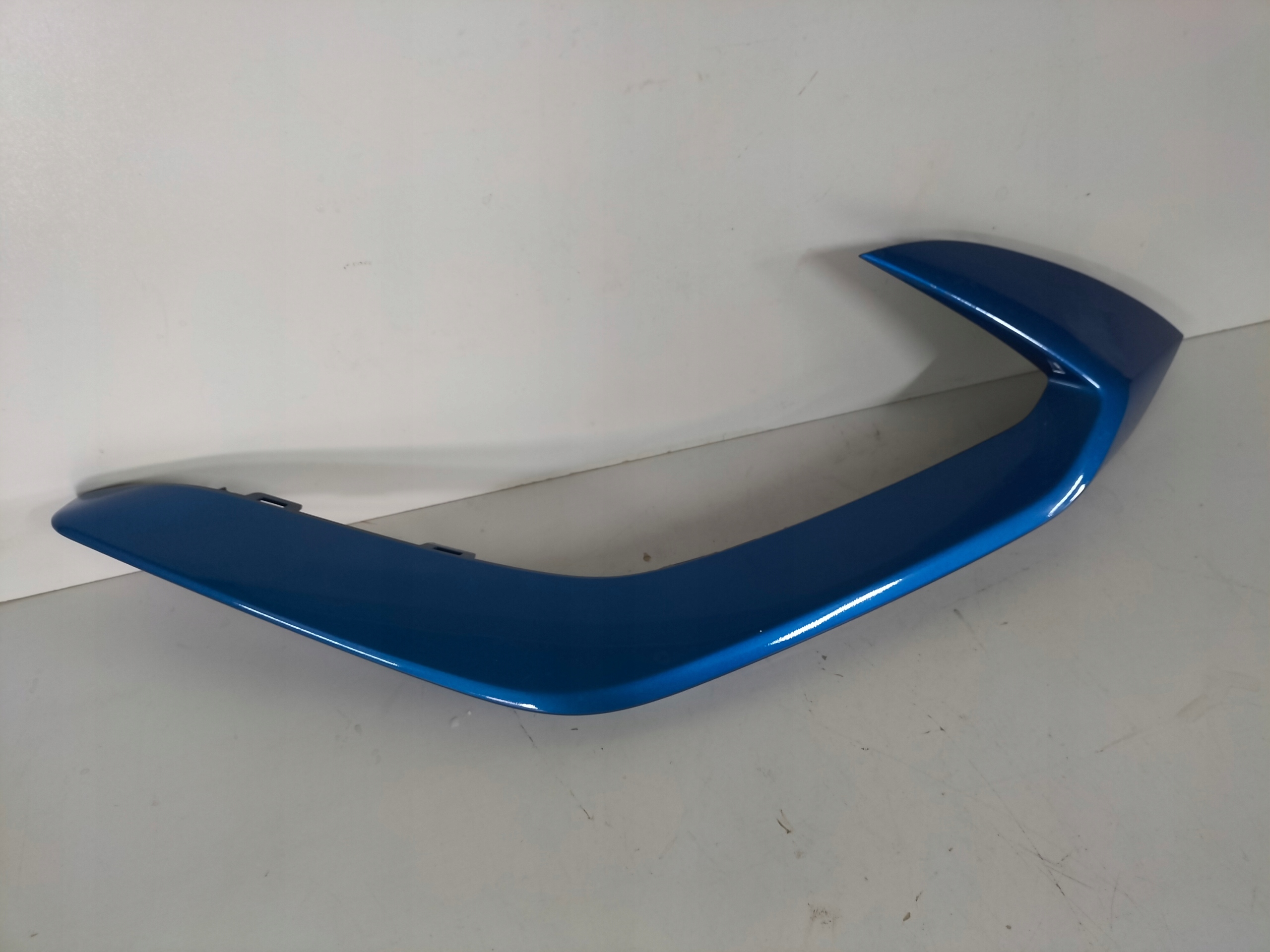 moulding of a bumper front left KIA SPORTAGE 5 V 21