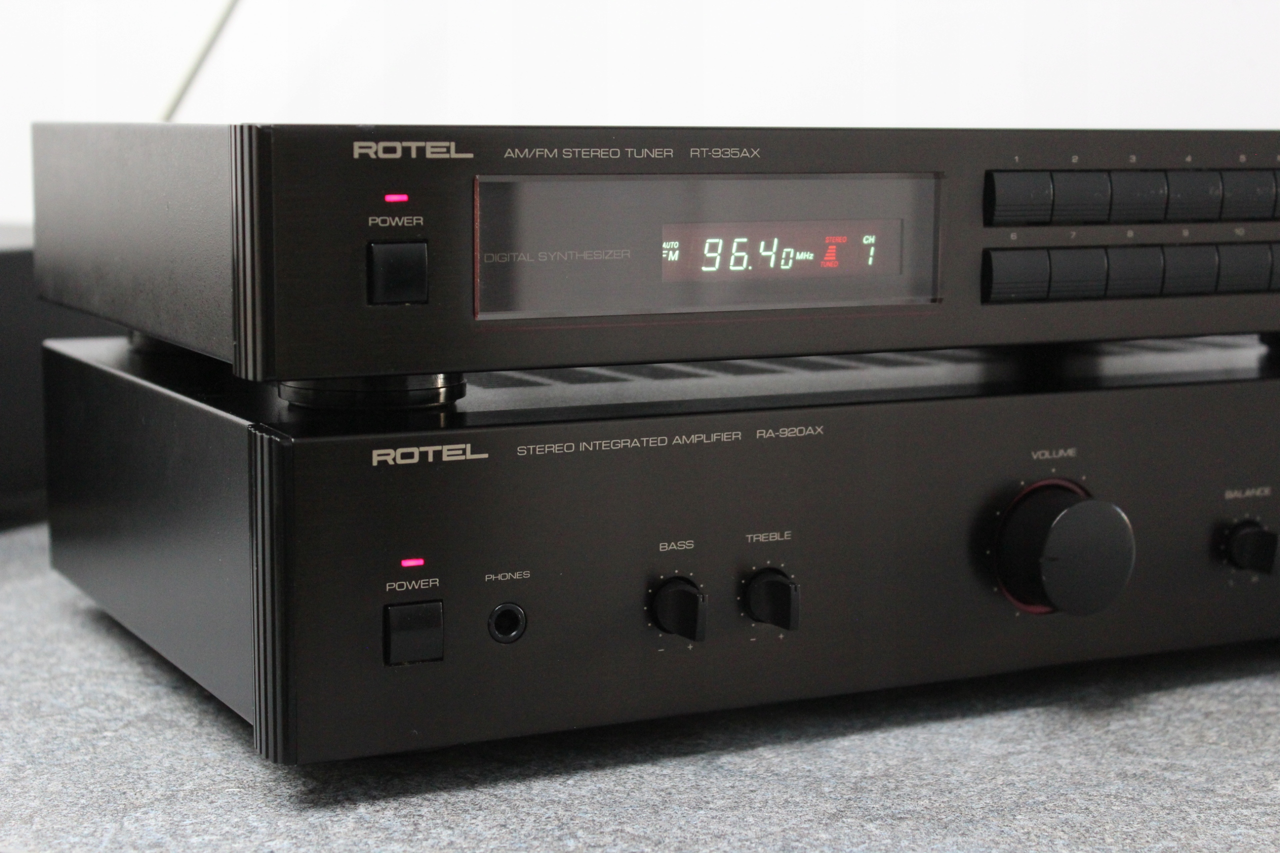 Wzmacniacz Rotel RA-920AX Waga produktu 5.1 kg