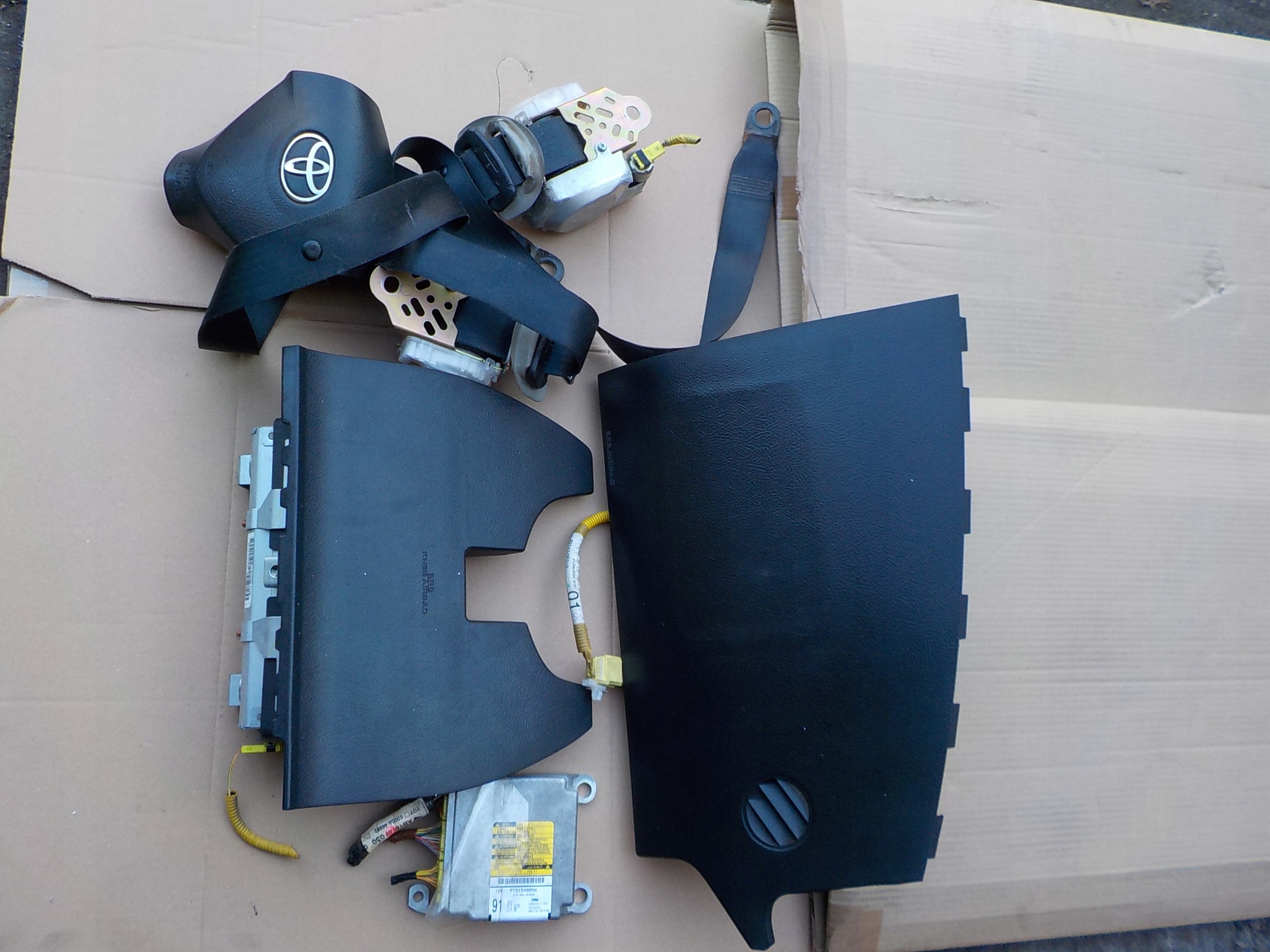 airbag Gurten sensor komplet toyota corolla verso II 2005r