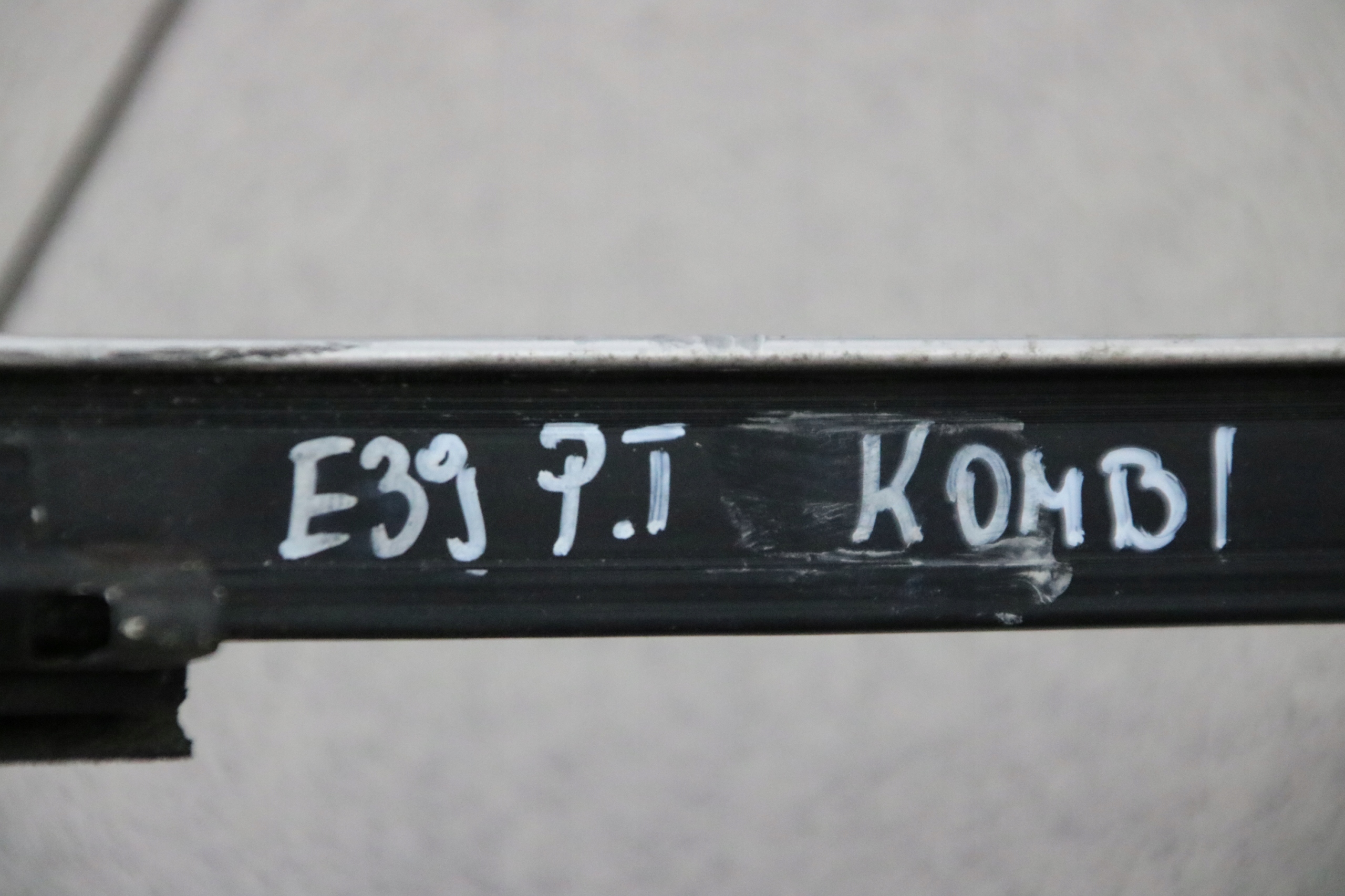 BMW E39 moulding dust inner door right rear part CHROM 8185818