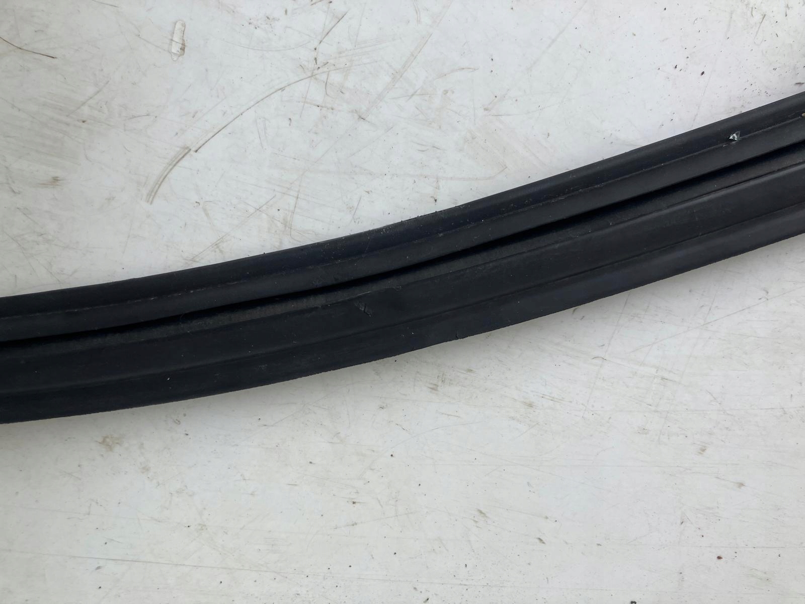 frame gasket door left front PEUGEOT 208 and 3D 9673603380